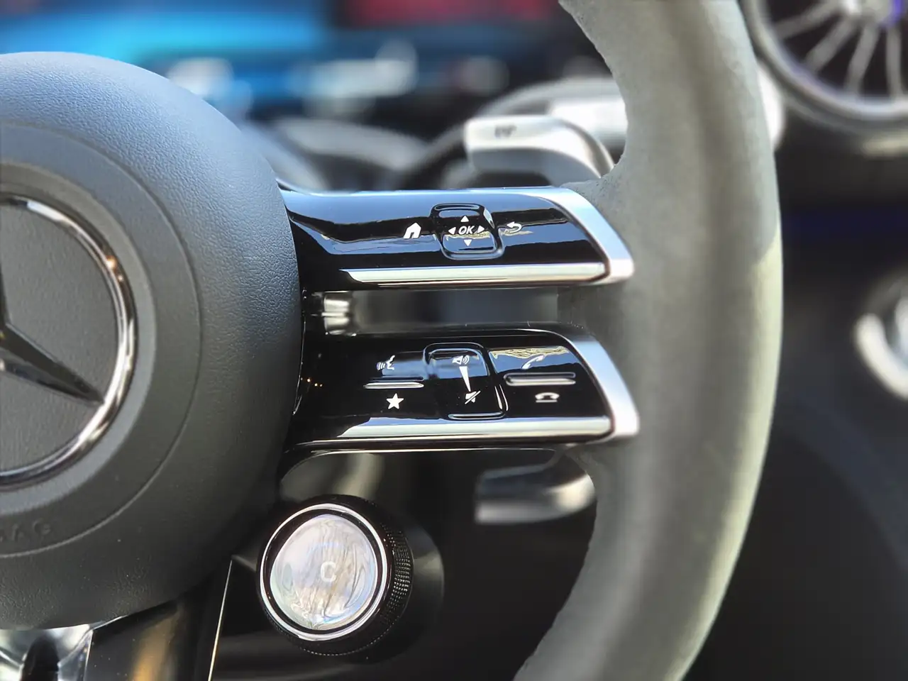 Mercedes-Benz SL снимка Mercedes-Benz SL
