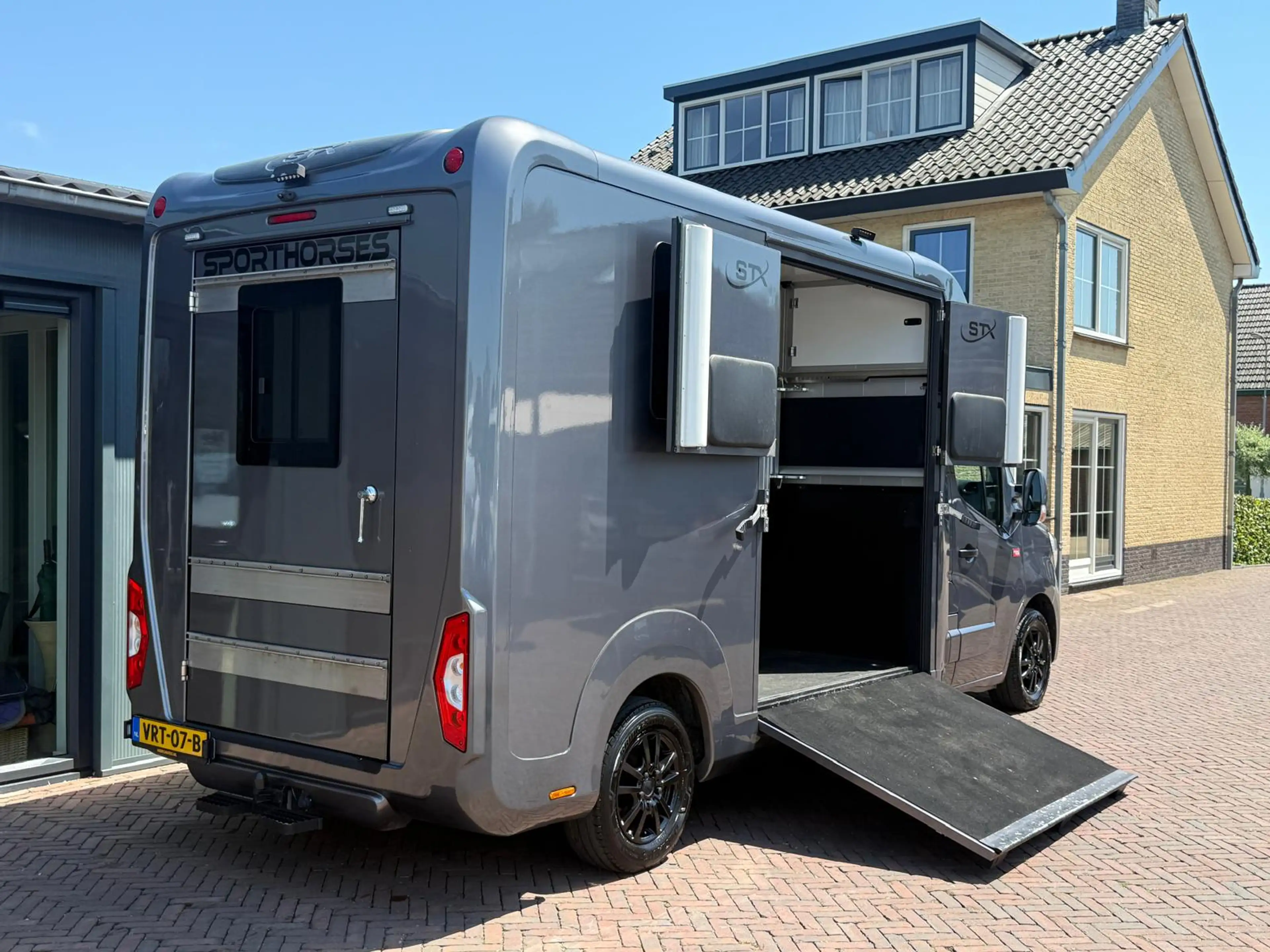 Renault Master STX S3 Paardenwagen Automaat Hengsten uitvoering N — photo 3