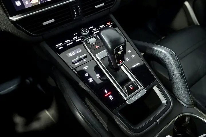 Porsche Cayenne 2023, foto 33