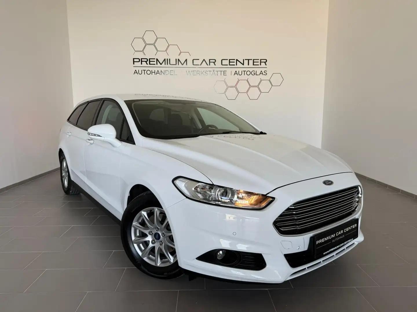Ford Mondeo Traveller Business Plus 2,0 TDCi Weiß - 1