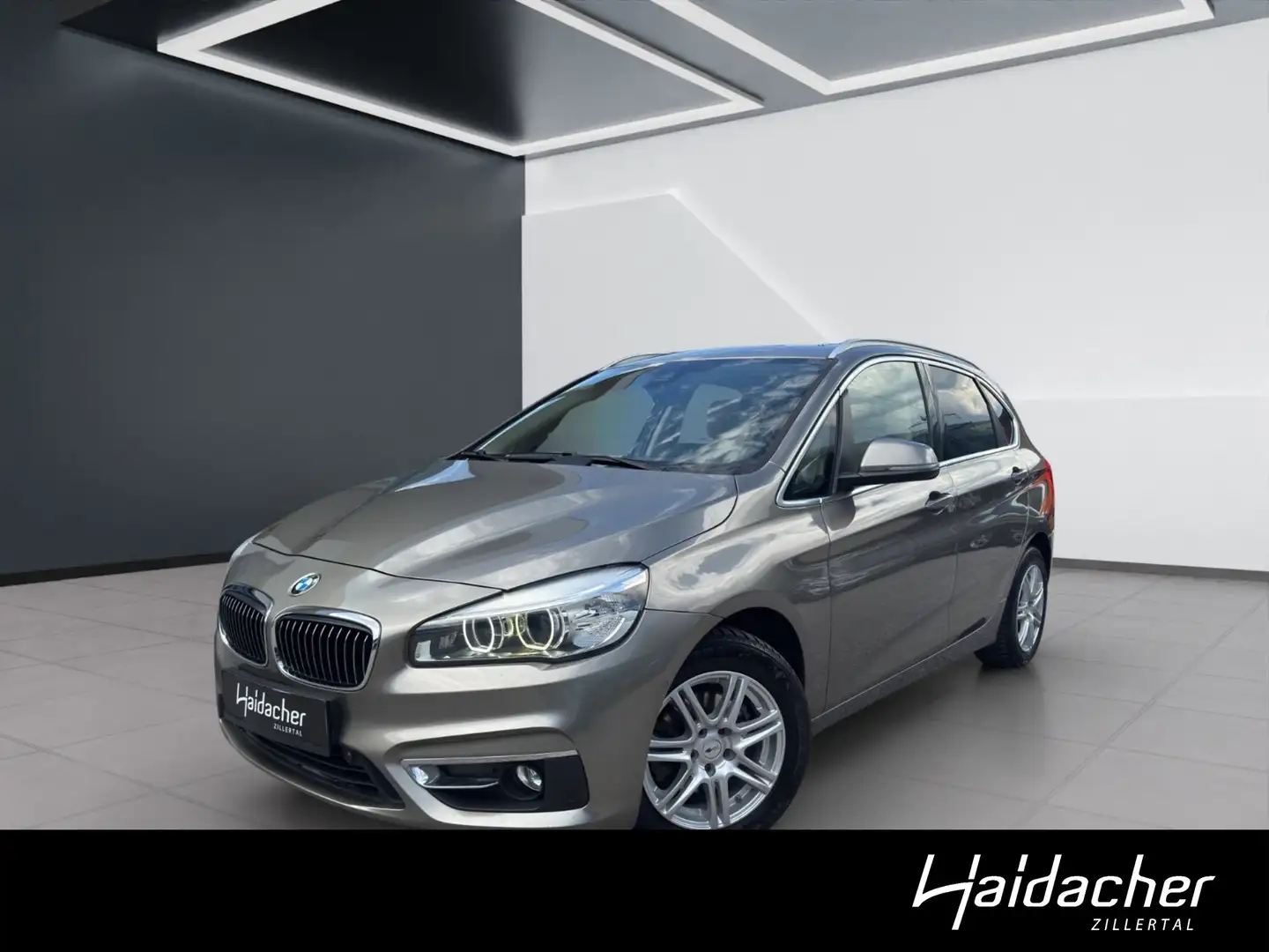 BMW 218 d AUT Grau - 1