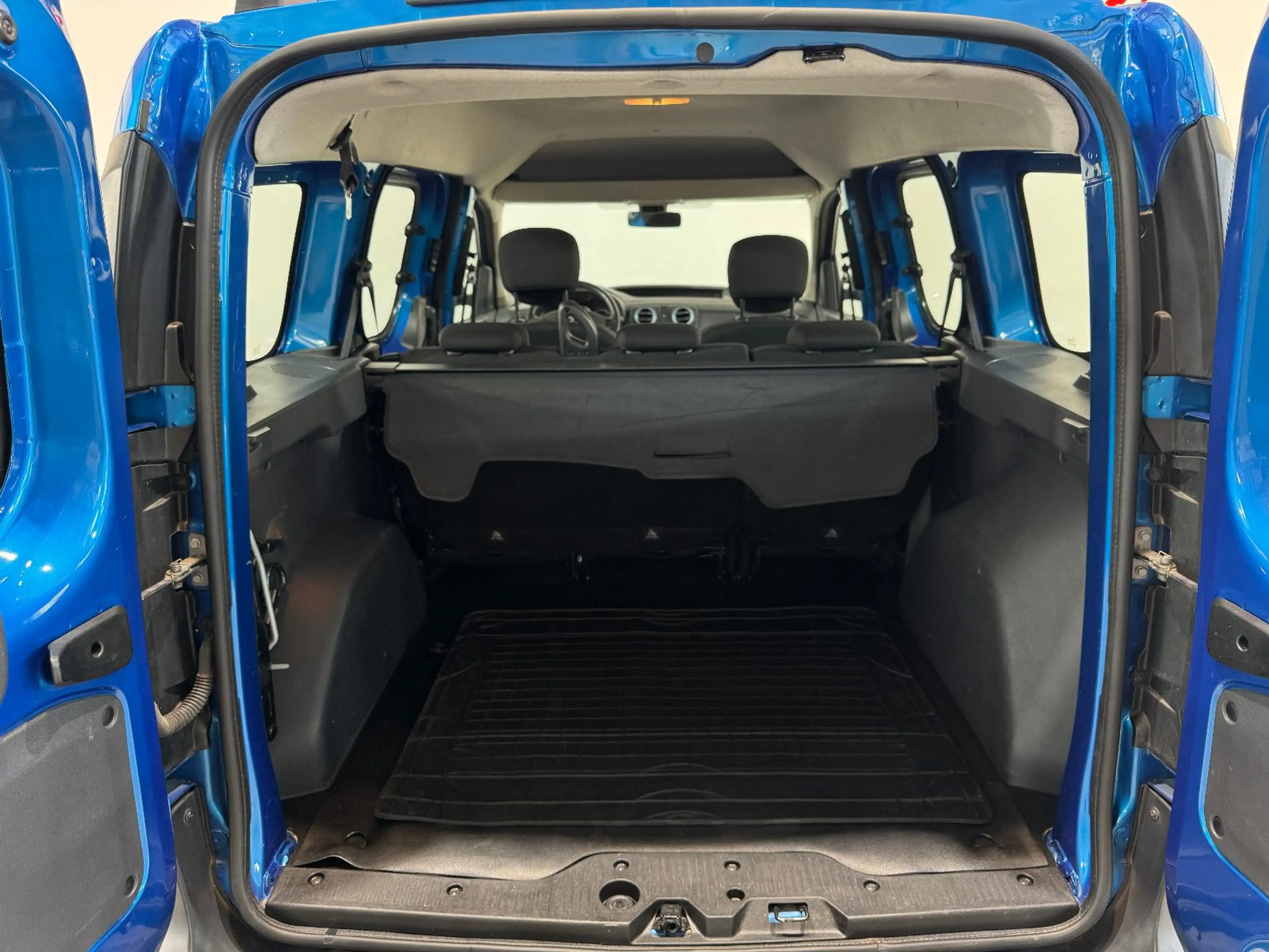 Dacia Dokker Stepway*HECKFLÜGEL+ALLWETTER+NAVI+1.HAND* — photo 10