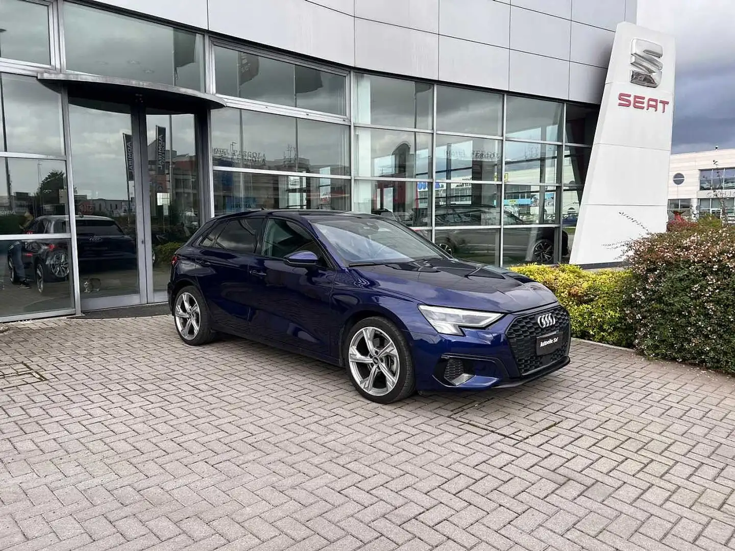 Audi A3 4ª serie SPB 30 g-tron S tronic S line edition Adv Blu/Azzurro - 1