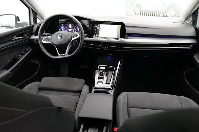 Volkswagen Golf view 4