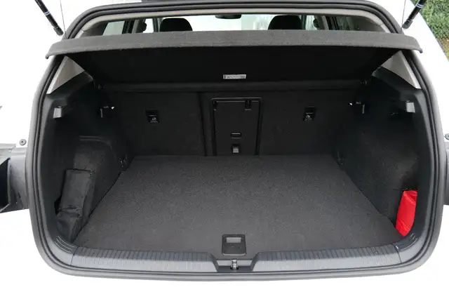 Volkswagen Golf view 8
