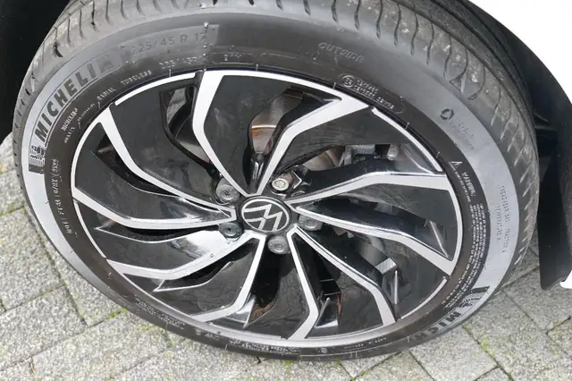 Volkswagen Golf view 7