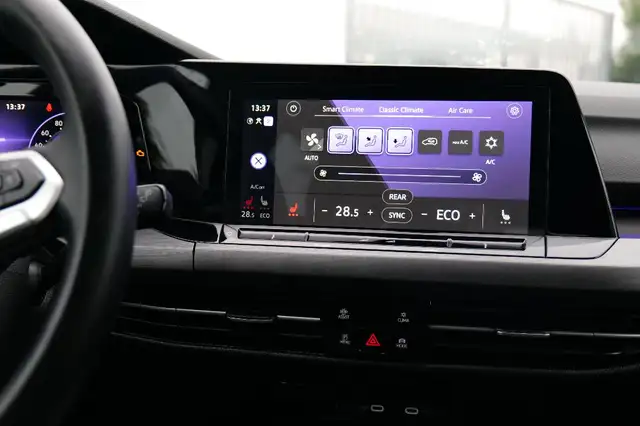Volkswagen Golf view 10