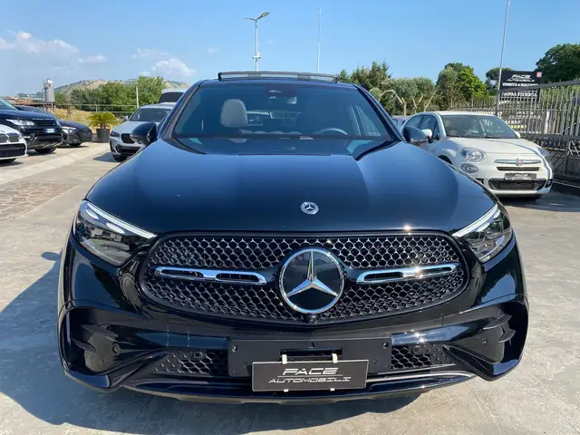 Mercedes-Benz GLC view 4