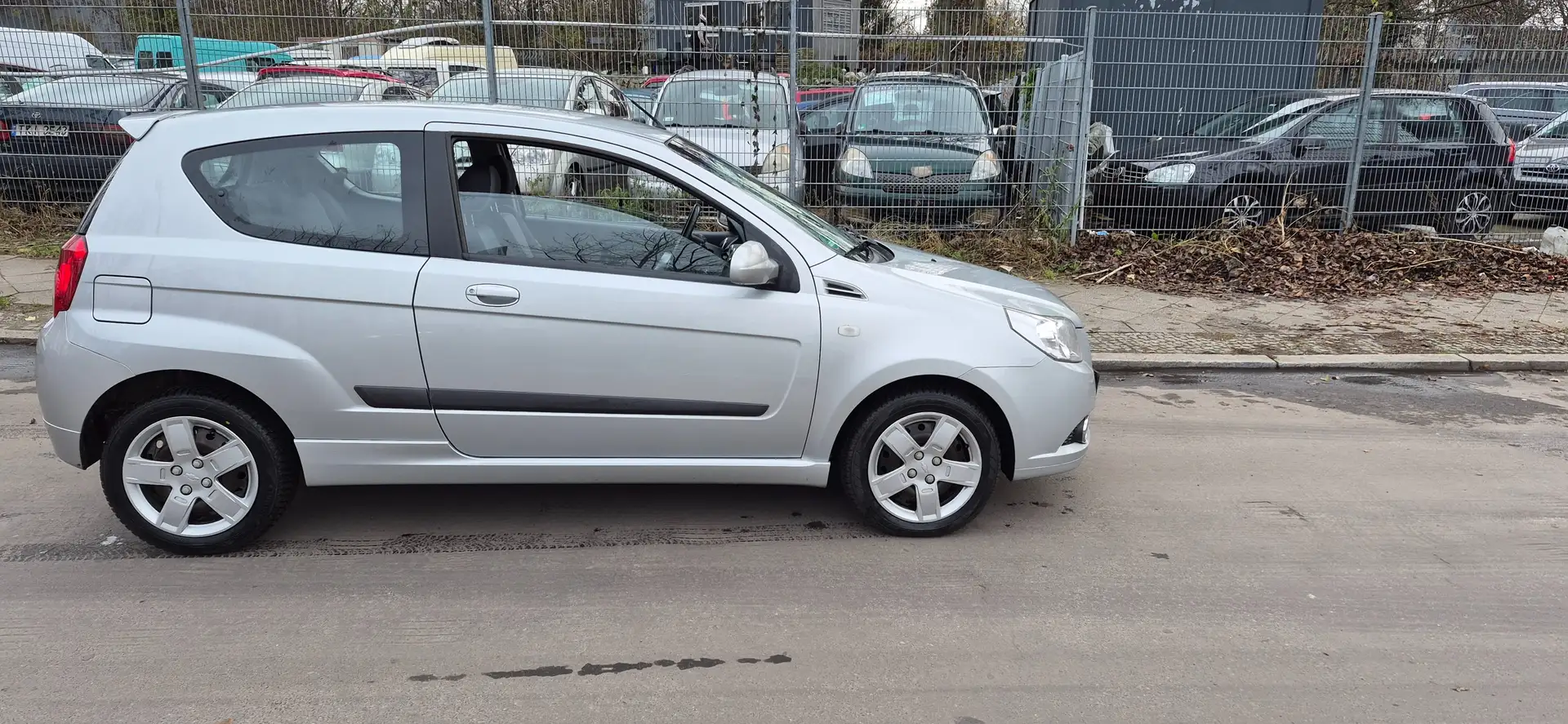 Chevrolet Aveo IDEAL FÜR ANFÄNGER-SEHR GELEGT- Silber - 1