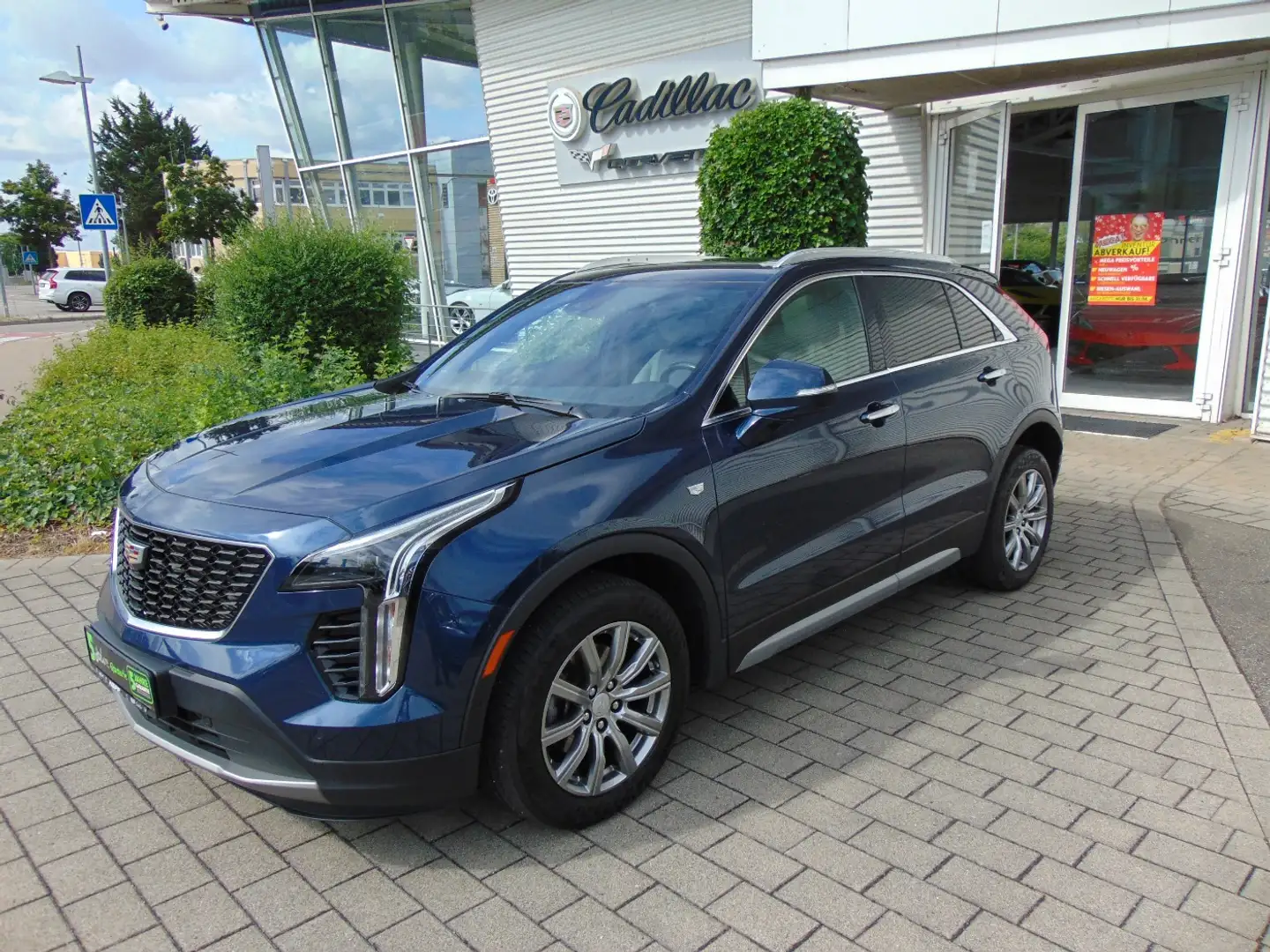 Cadillac XT4 2.0 Turbo Premium Luxury Panoramadach AHK Blau - 2