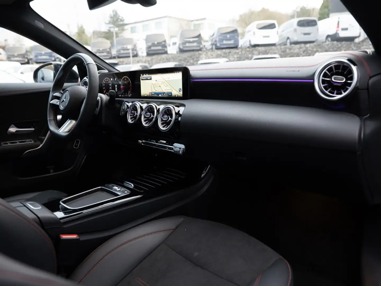 Mercedes-Benz CLA 220 d AMG-Sport/MLB/Pano/Burm/Distr/Totw/19" Schwarz - 2