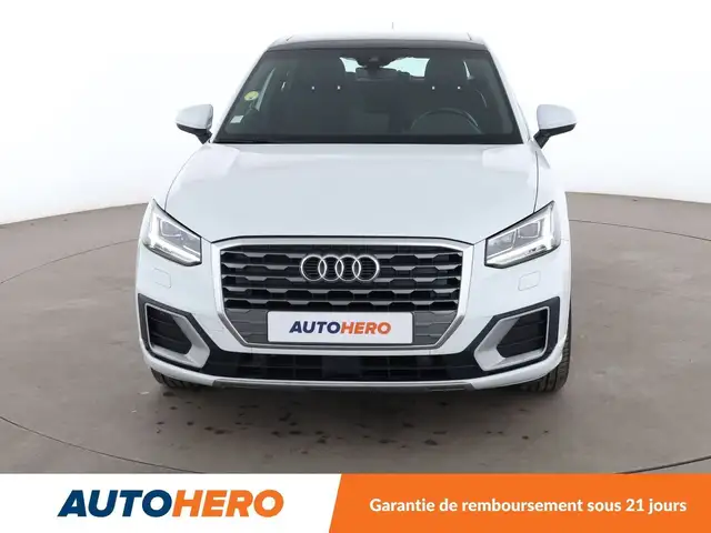 Audi Q2 view 9