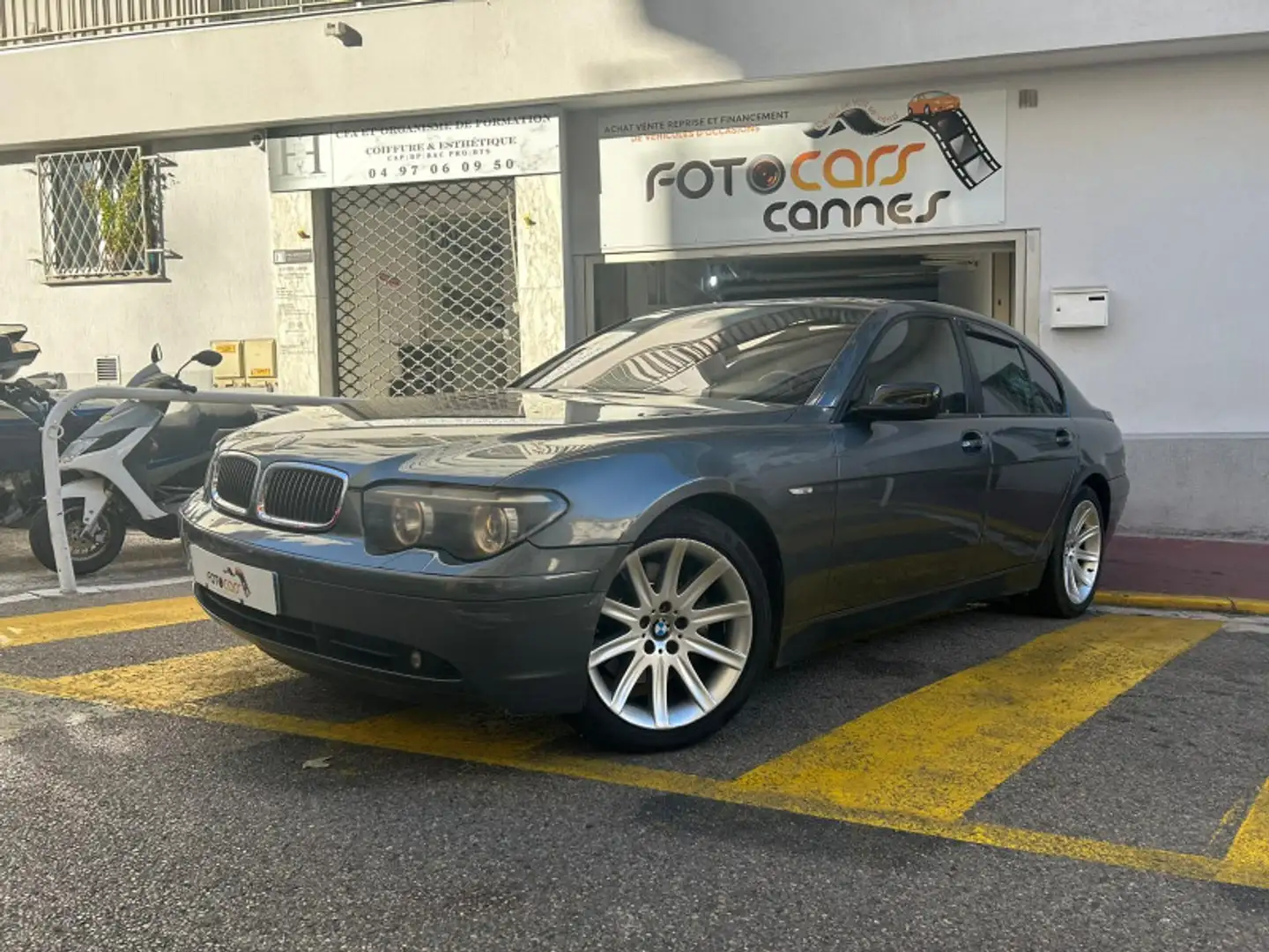 BMW 740 (E65) 740DA 258CH Grau - 1