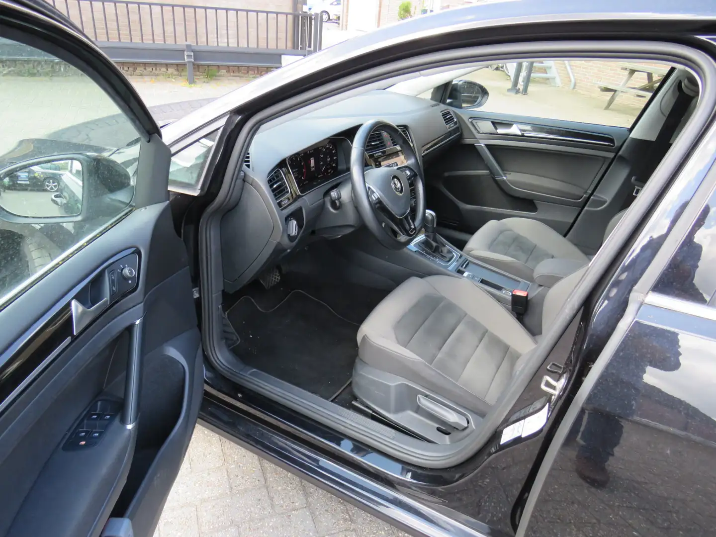 Volkswagen Golf Variant 1.5 TSI 150Pk DSG Highline * Rijklaarprijs incl. g Zwart - 2