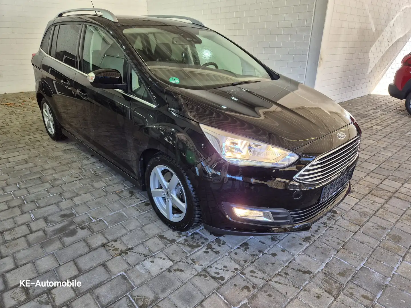 Ford Grand C-Max TDCi Start-Stop Titanium *TÜV-NEU* Schwarz - 1