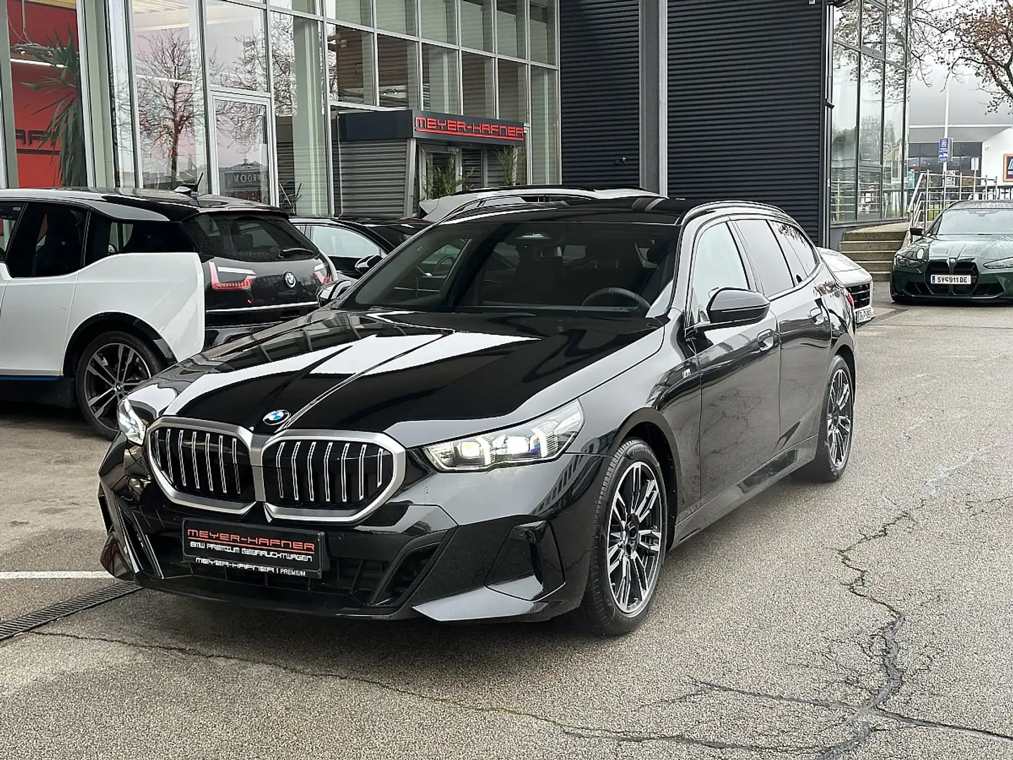 BMW 520 i Touring MHEV Aut. M-Paket, SZH, Kamera Schwarz - 1