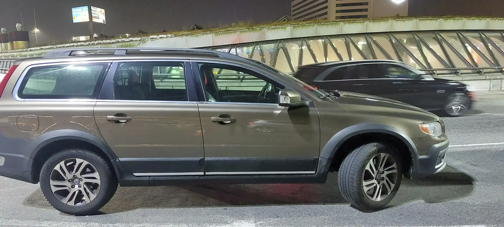 Volvo XC70 2.0 D3 FWD Lim. Edit Коричневий - 1