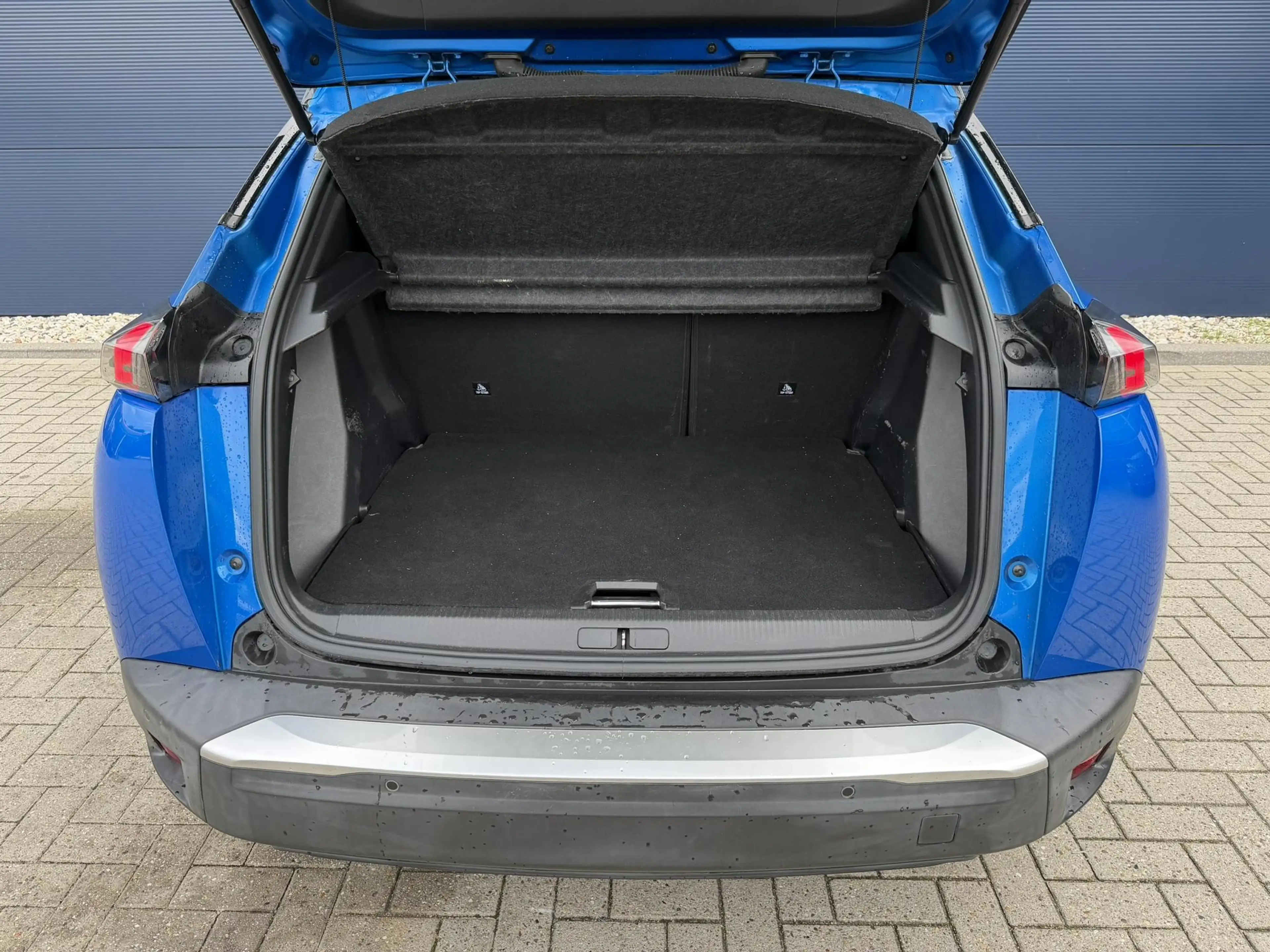 Peugeot e-2008 EV GT Pack 50 kWh | Panorama dak | Stoelverwarming — photo 6