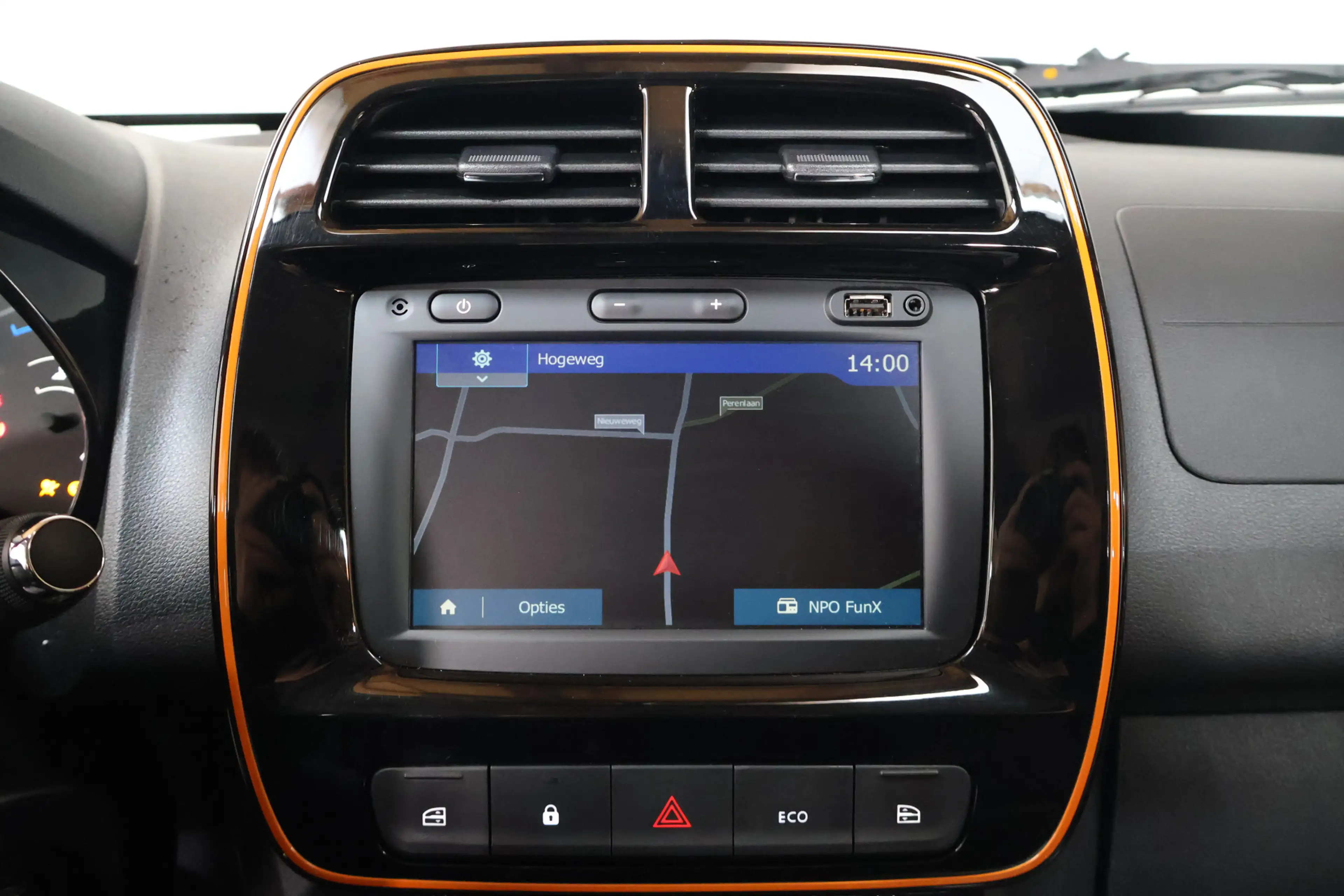 Dacia Spring Comfort Plus 27 kWh | Camera | Leder | Dab | SoH — photo 18