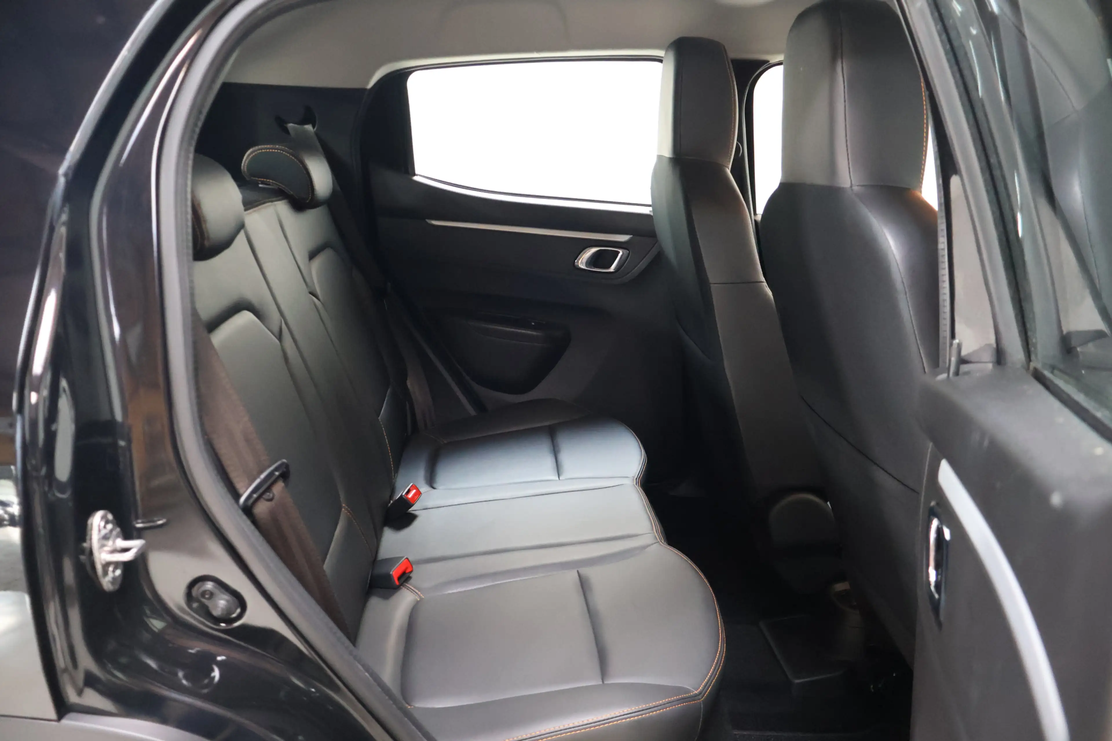 Dacia Spring Comfort Plus 27 kWh | Camera | Leder | Dab | SoH — photo 4