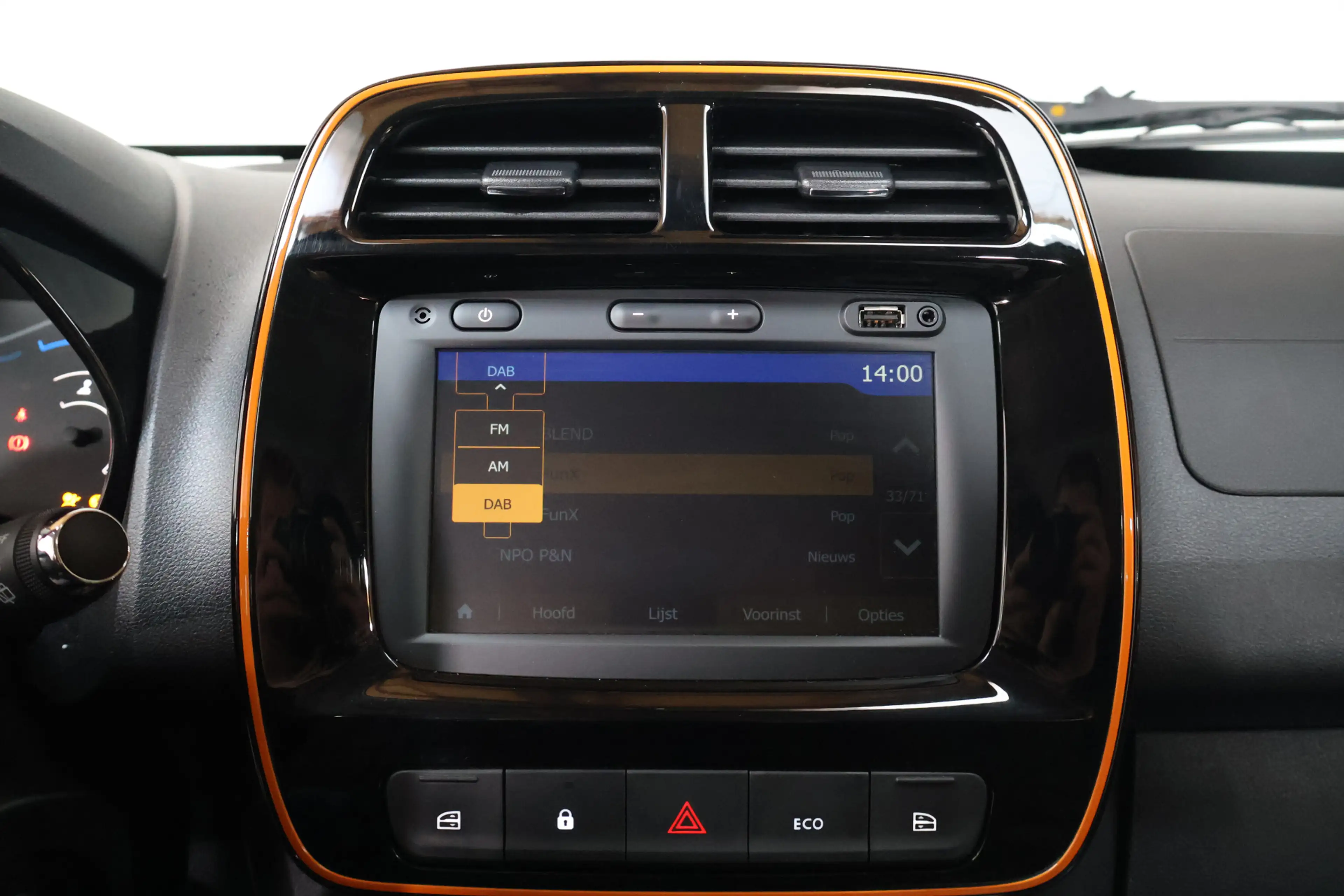 Dacia Spring Comfort Plus 27 kWh | Camera | Leder | Dab | SoH — photo 19