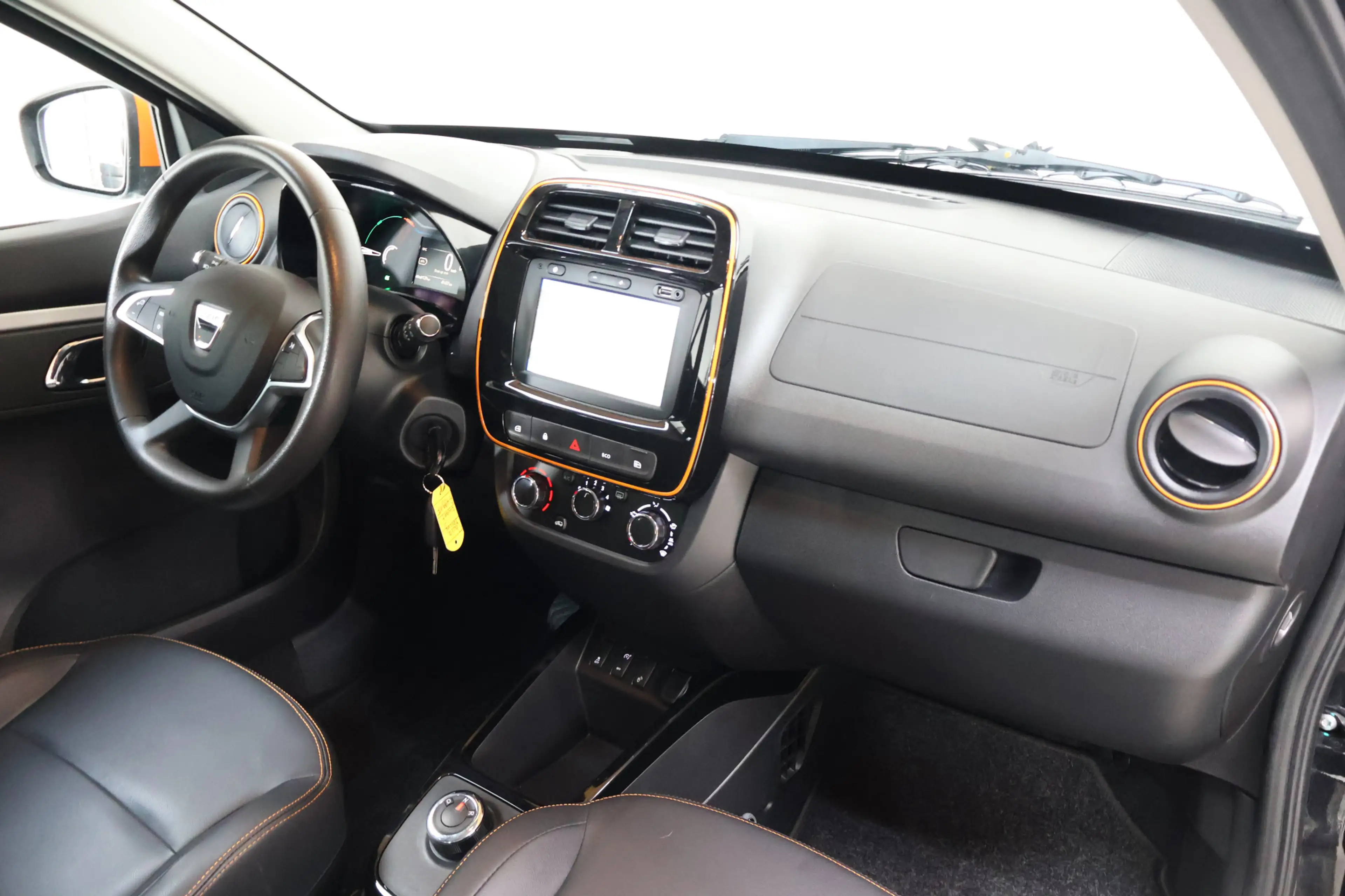 Dacia Spring Comfort Plus 27 kWh | Camera | Leder | Dab | SoH — photo 3