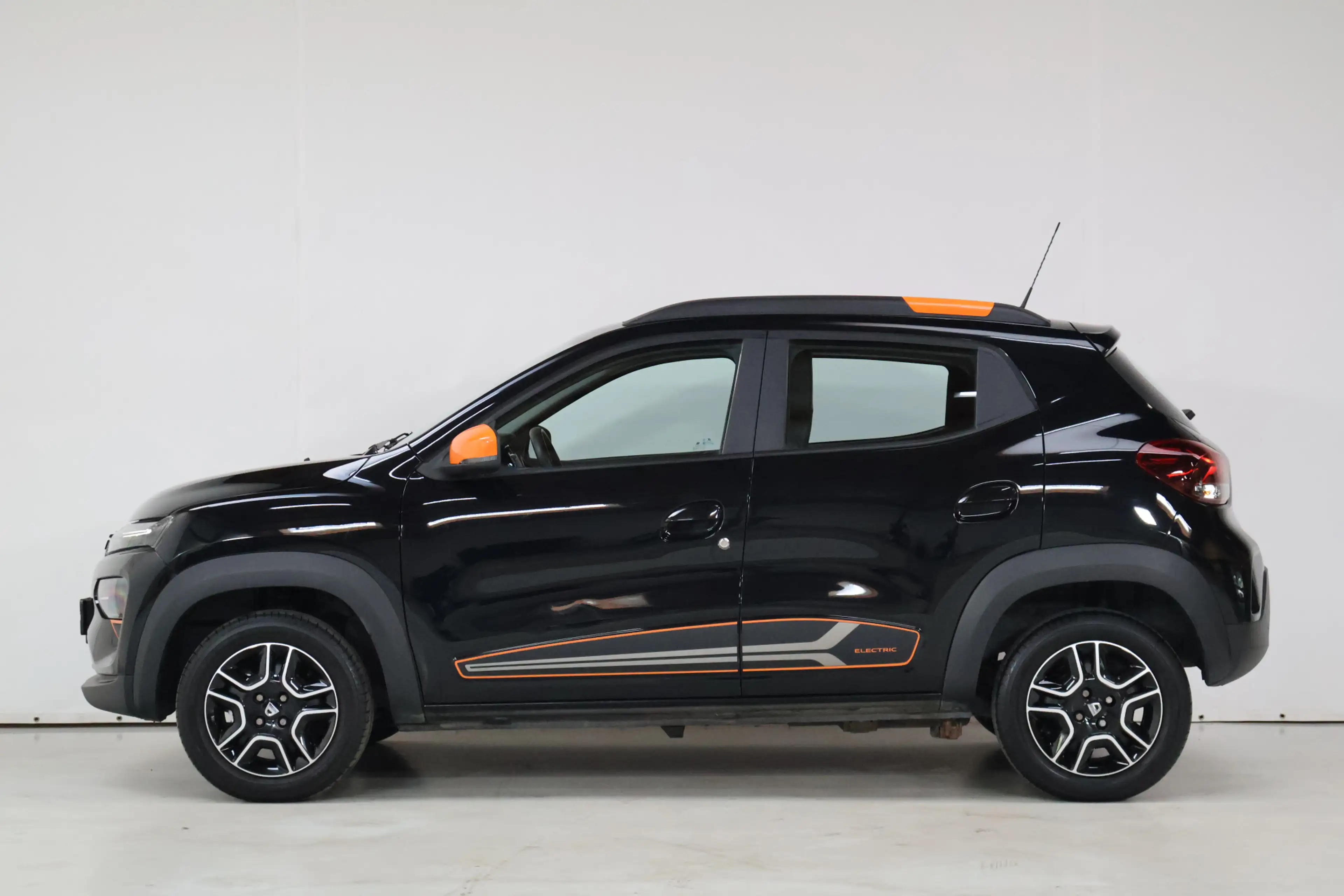Dacia Spring Comfort Plus 27 kWh | Camera | Leder | Dab | SoH — photo 11