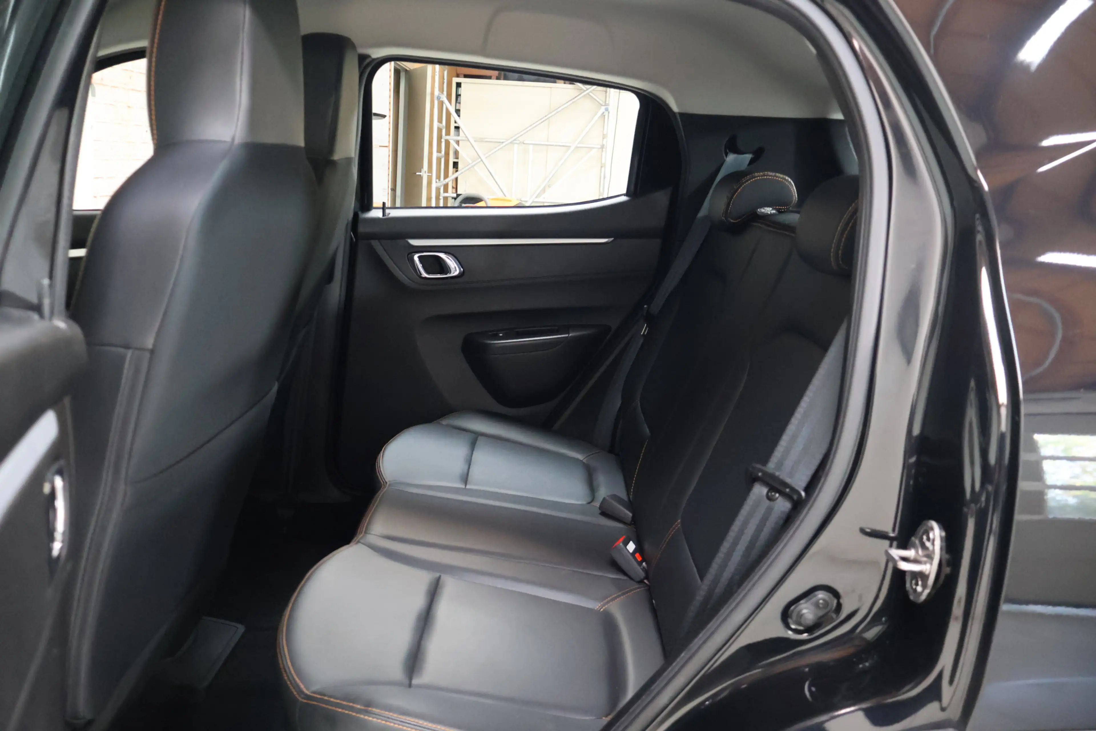 Dacia Spring Comfort Plus 27 kWh | Camera | Leder | Dab | SoH — photo 15
