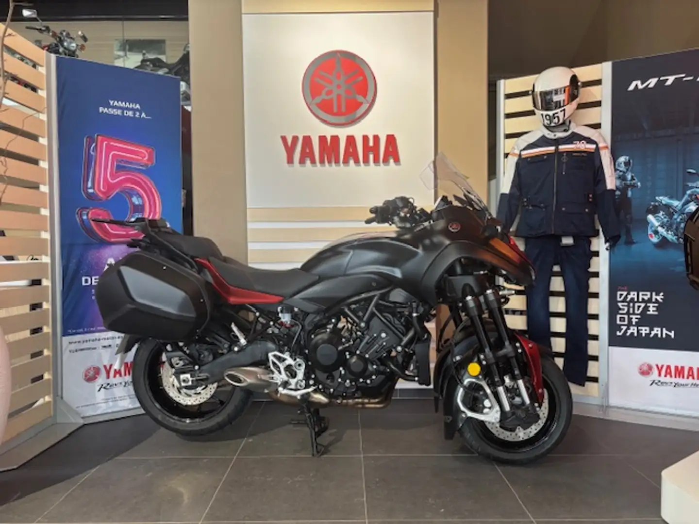 Yamaha Niken Roşu - 1