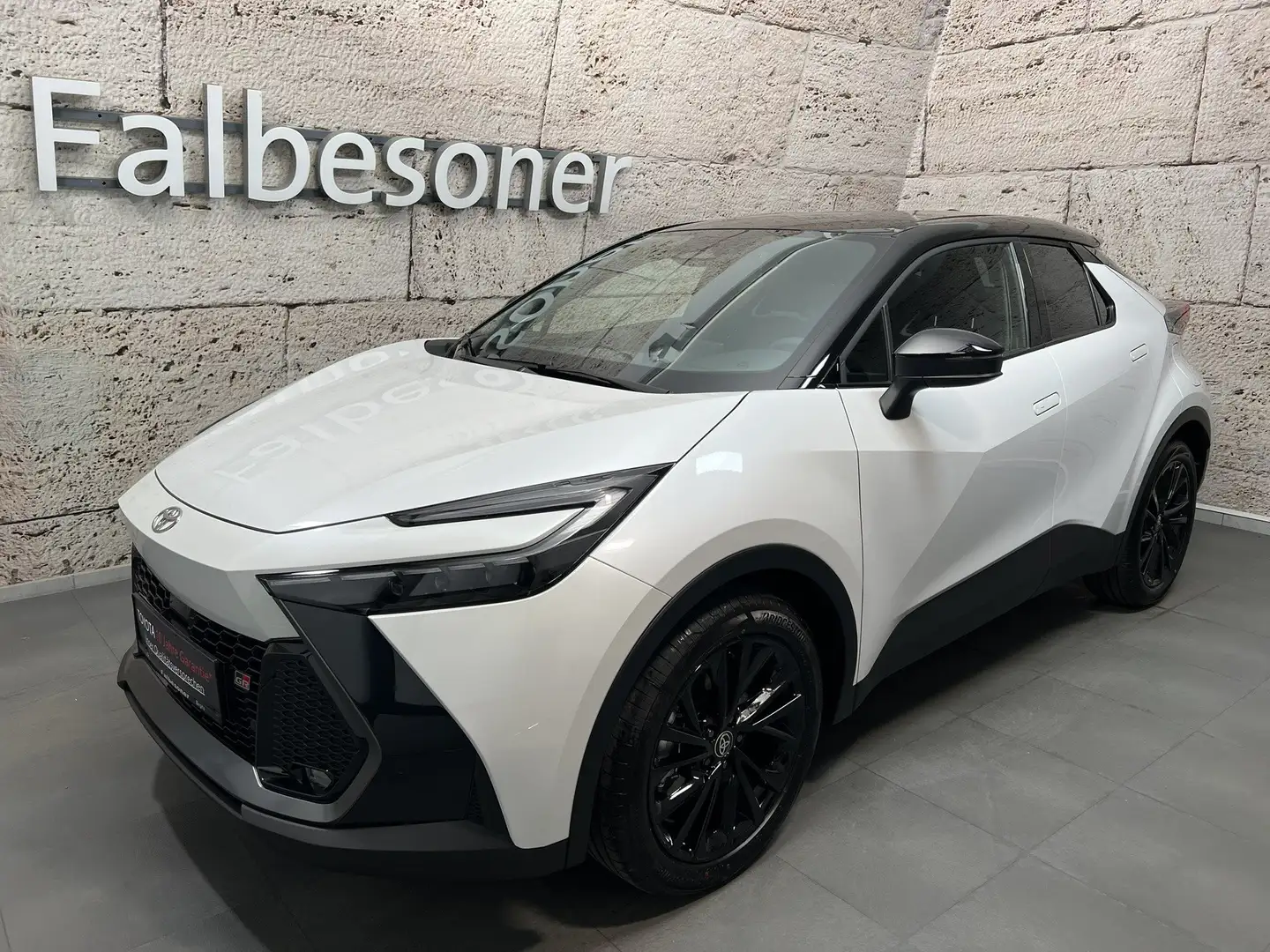 Toyota C-HR Plug-In Hybrid FWD GR Sport 223PS Weiß - 2
