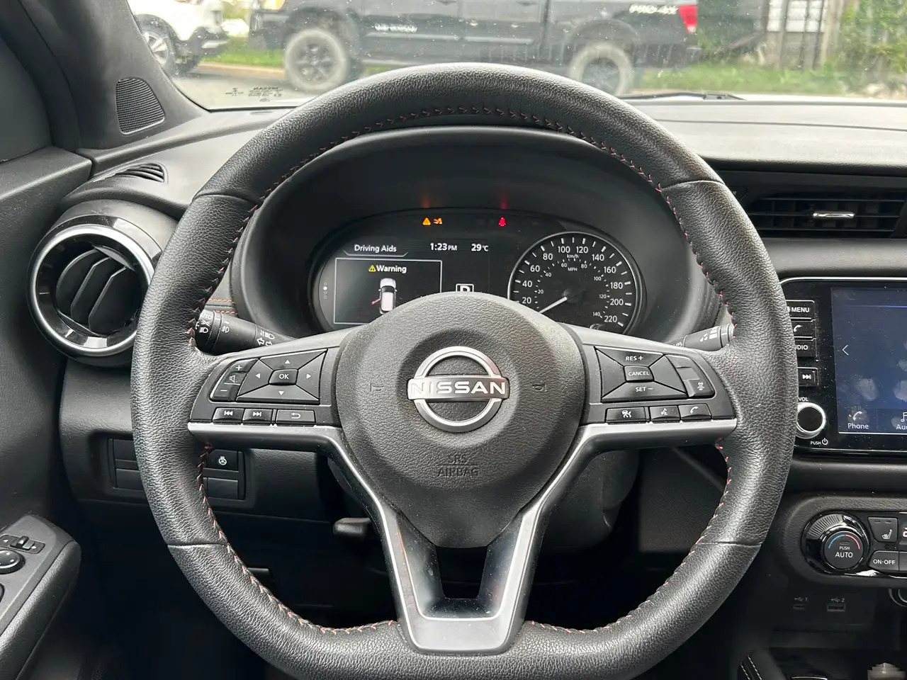 Nissan Kicks снимка Nissan Kicks