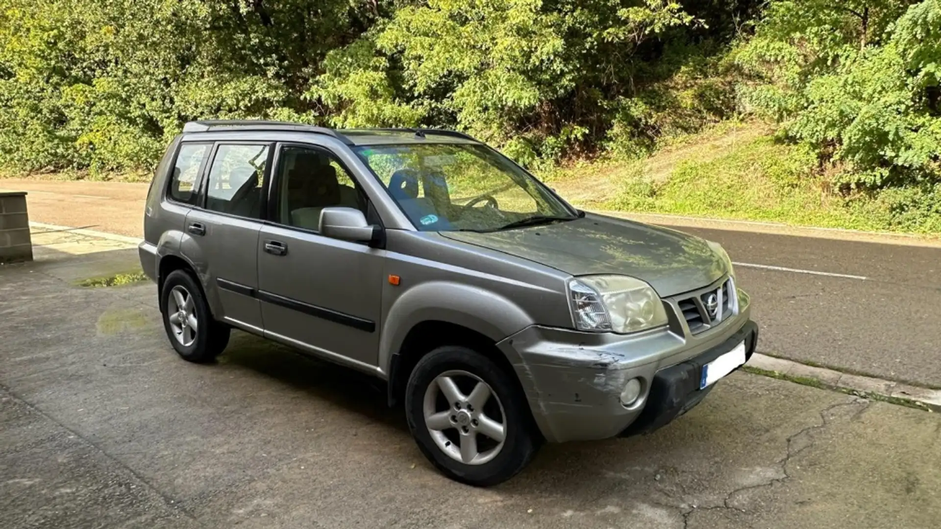 Nissan X-Trail 2.2Di Elegance Plateado - 2