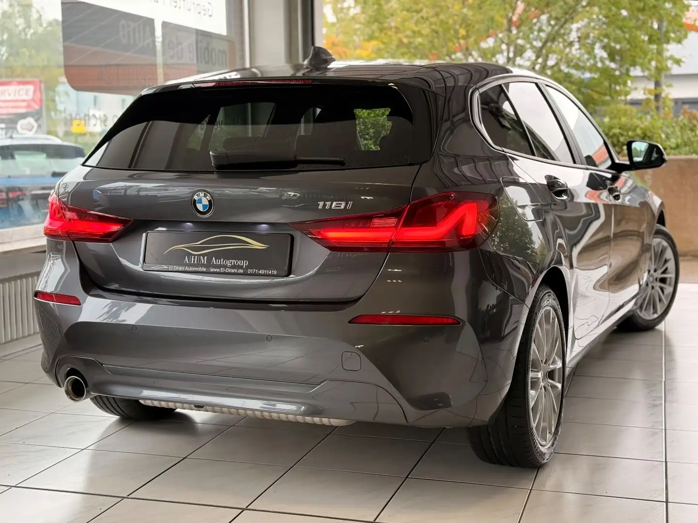 BMW 118 i Aut. Advantage LED/AHK/DAB/PDC/BMW S-Heft Grau - 2