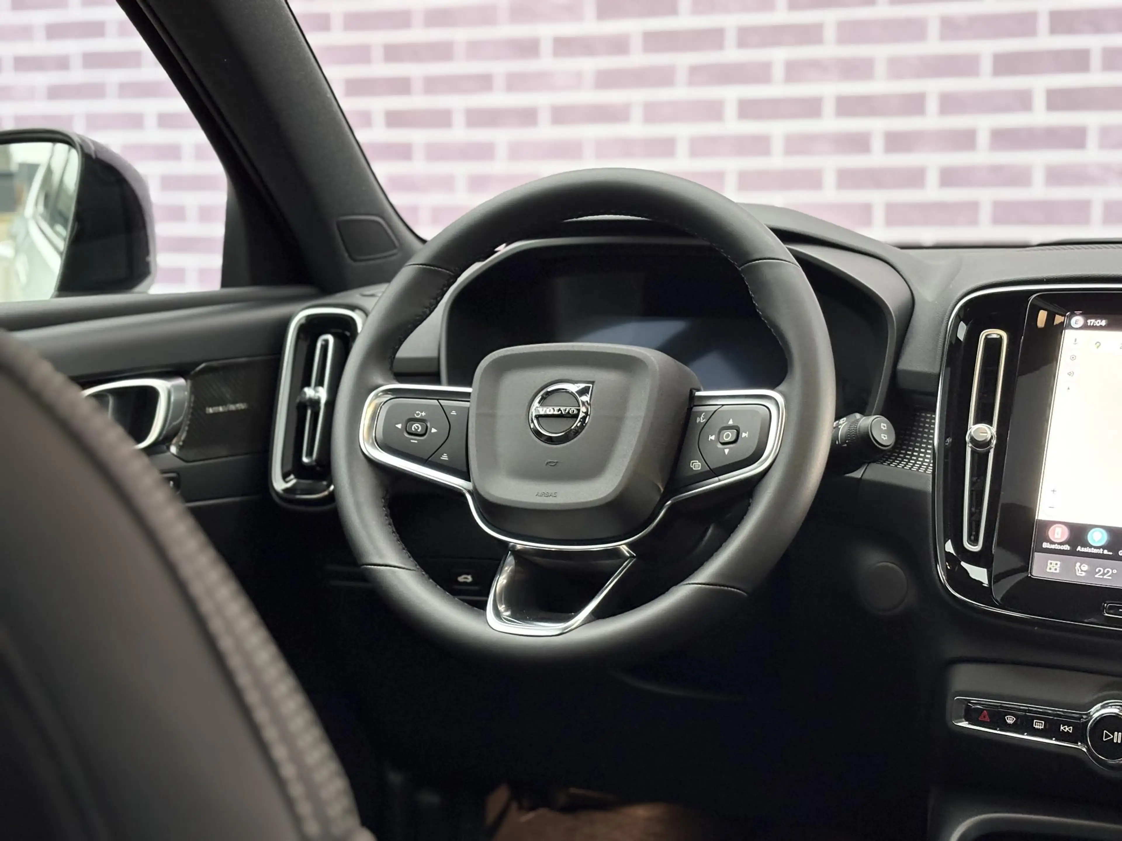 Volvo EX40 Single Motor Extended Range Ultra Black Edition | — photo 8