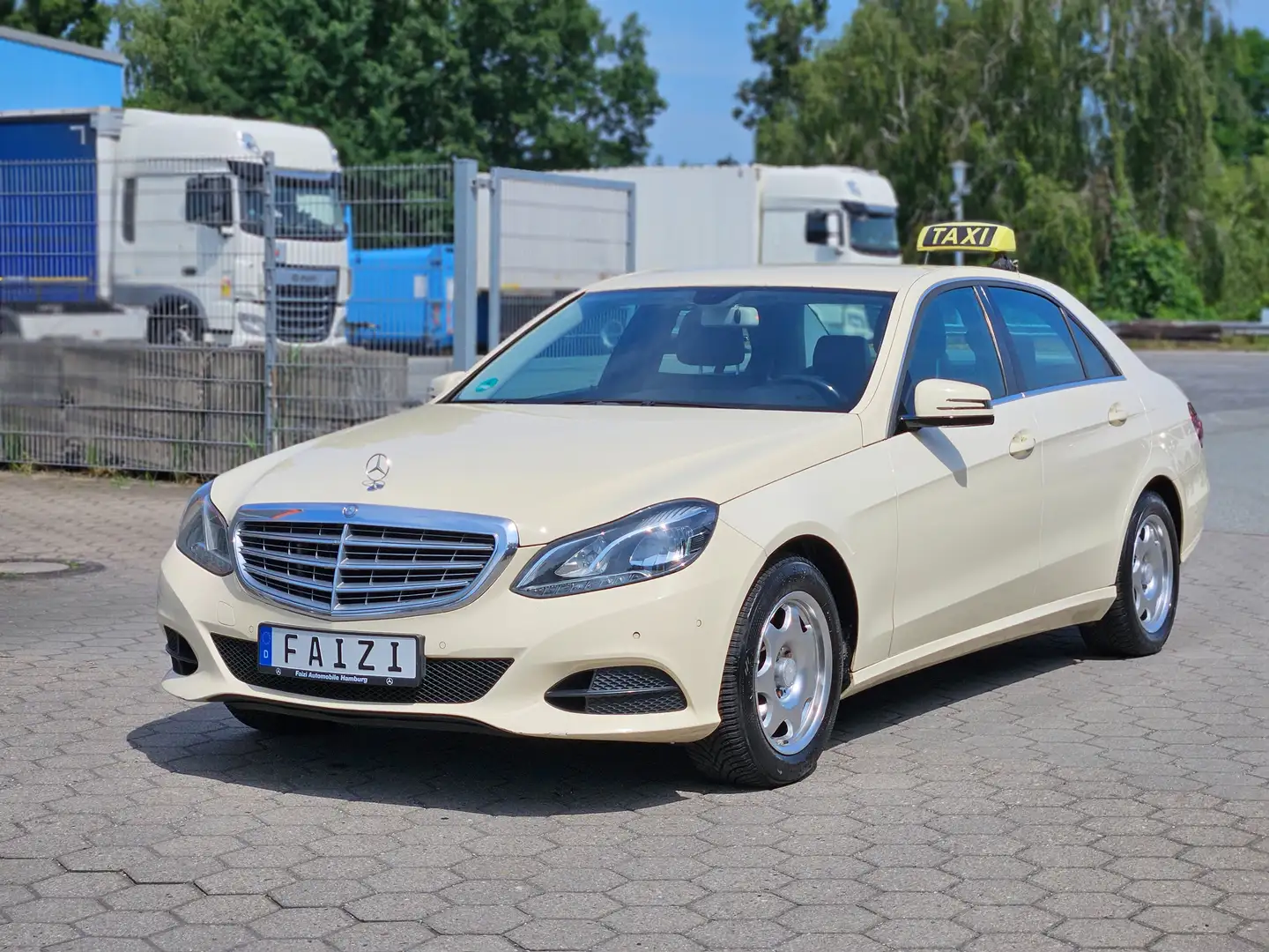Mercedes-Benz E 200 CDI 7G-TRONIC Beige - 1