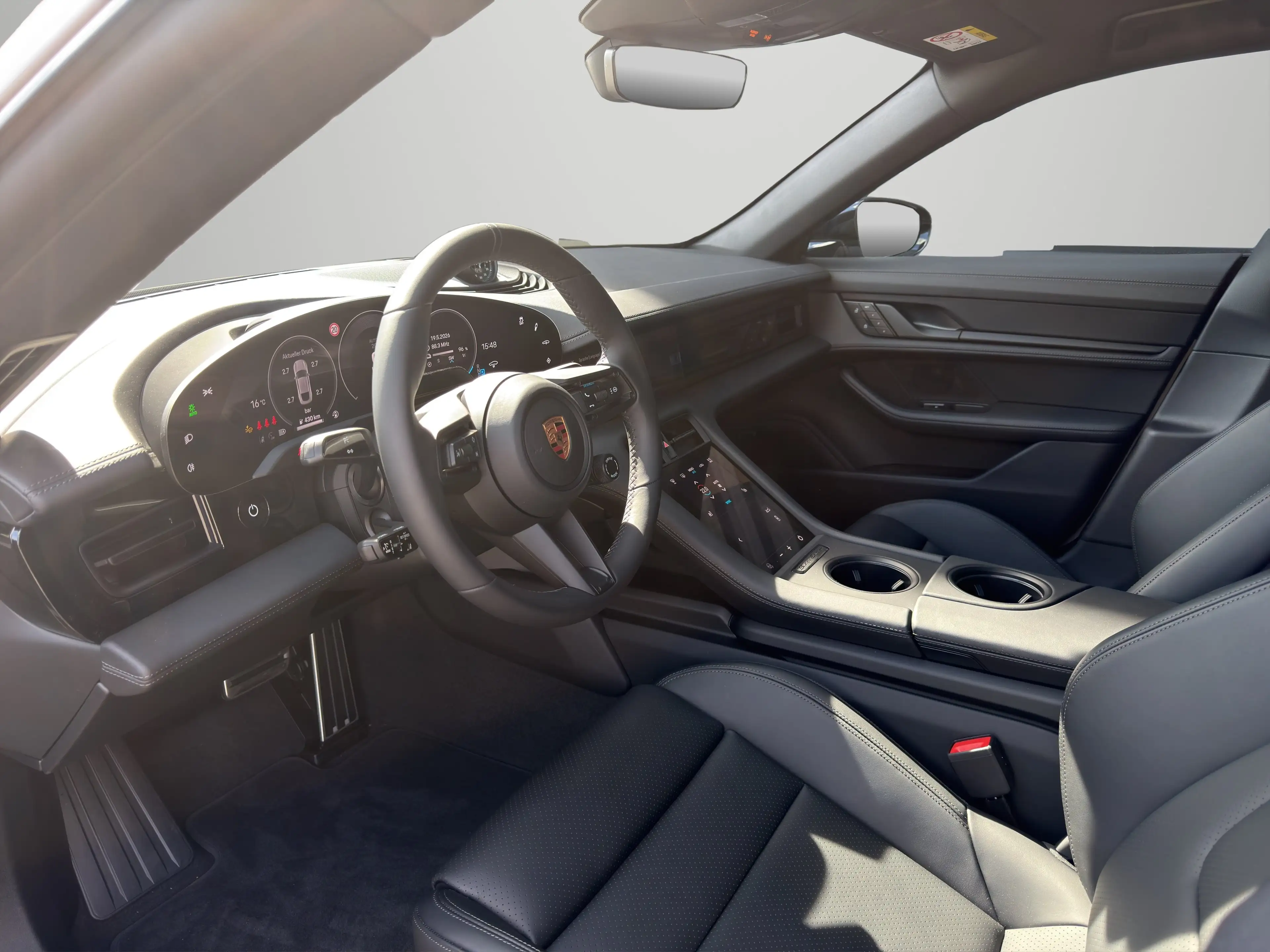 Porsche Taycan 4 Black Edition | InnoDrive | Privacy | — photo 9