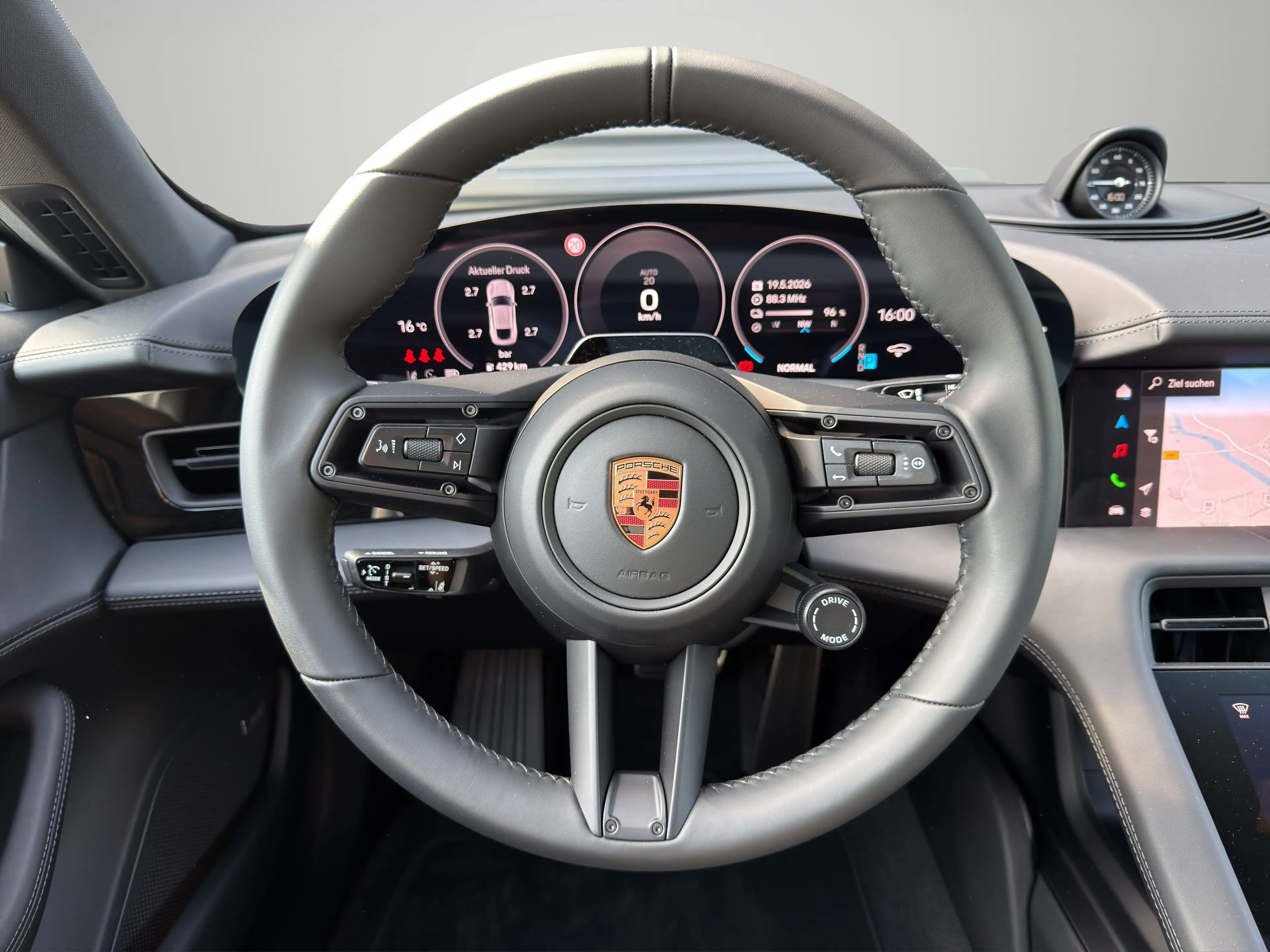 Porsche Taycan 4 Black Edition | InnoDrive | Privacy | — photo 14