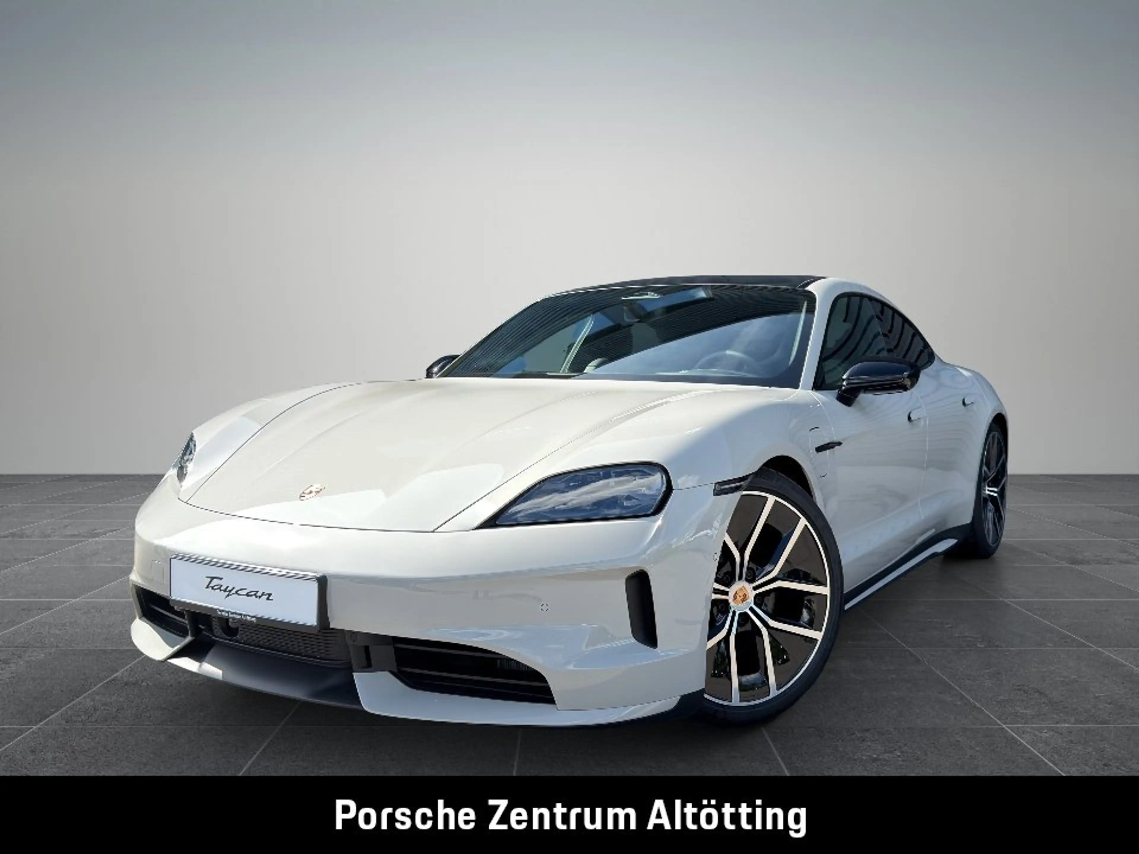 Porsche Taycan 4 Black Edition | InnoDrive | Privacy |