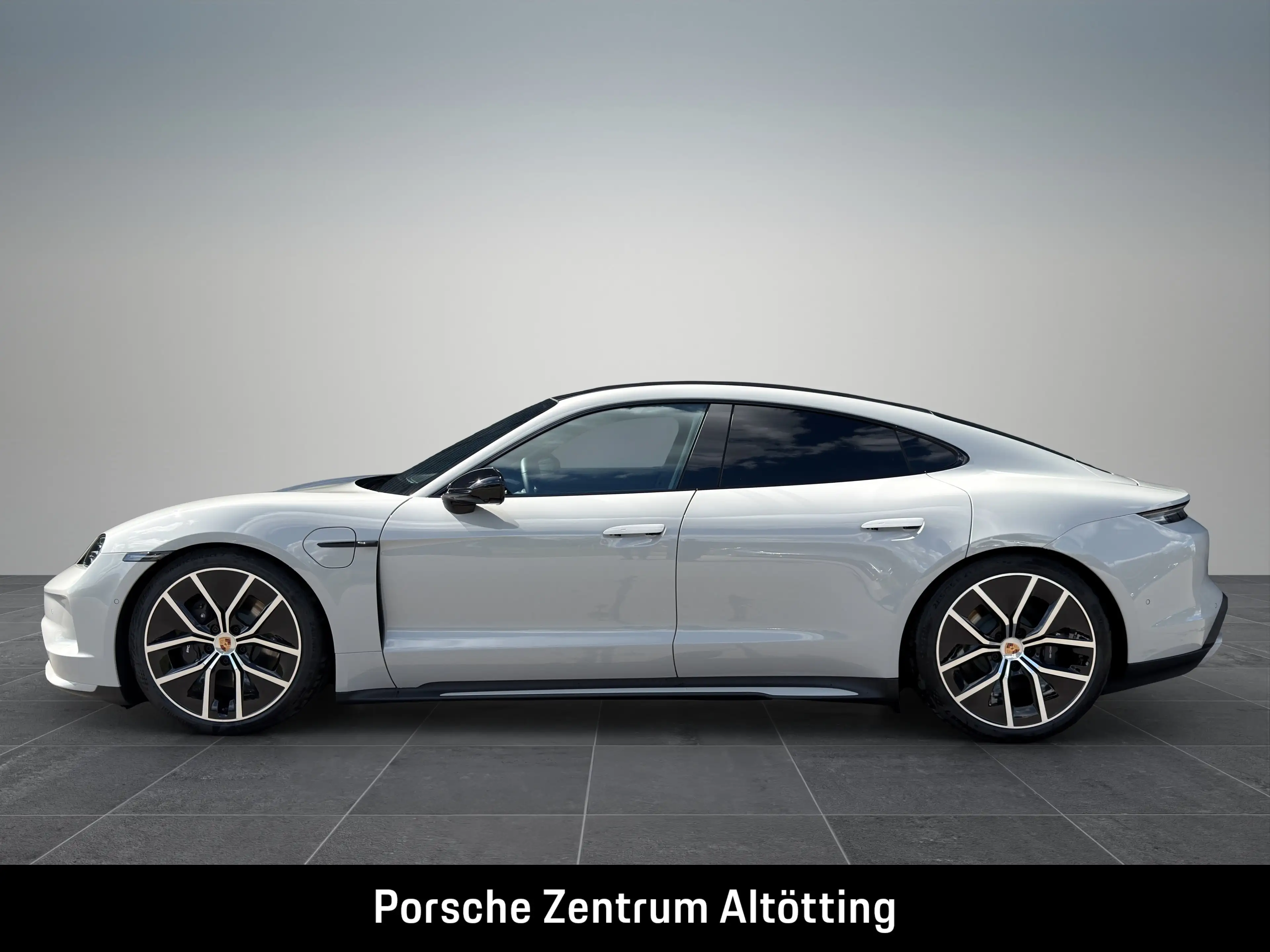 Porsche Taycan 4 Black Edition | InnoDrive | Privacy | — photo 3