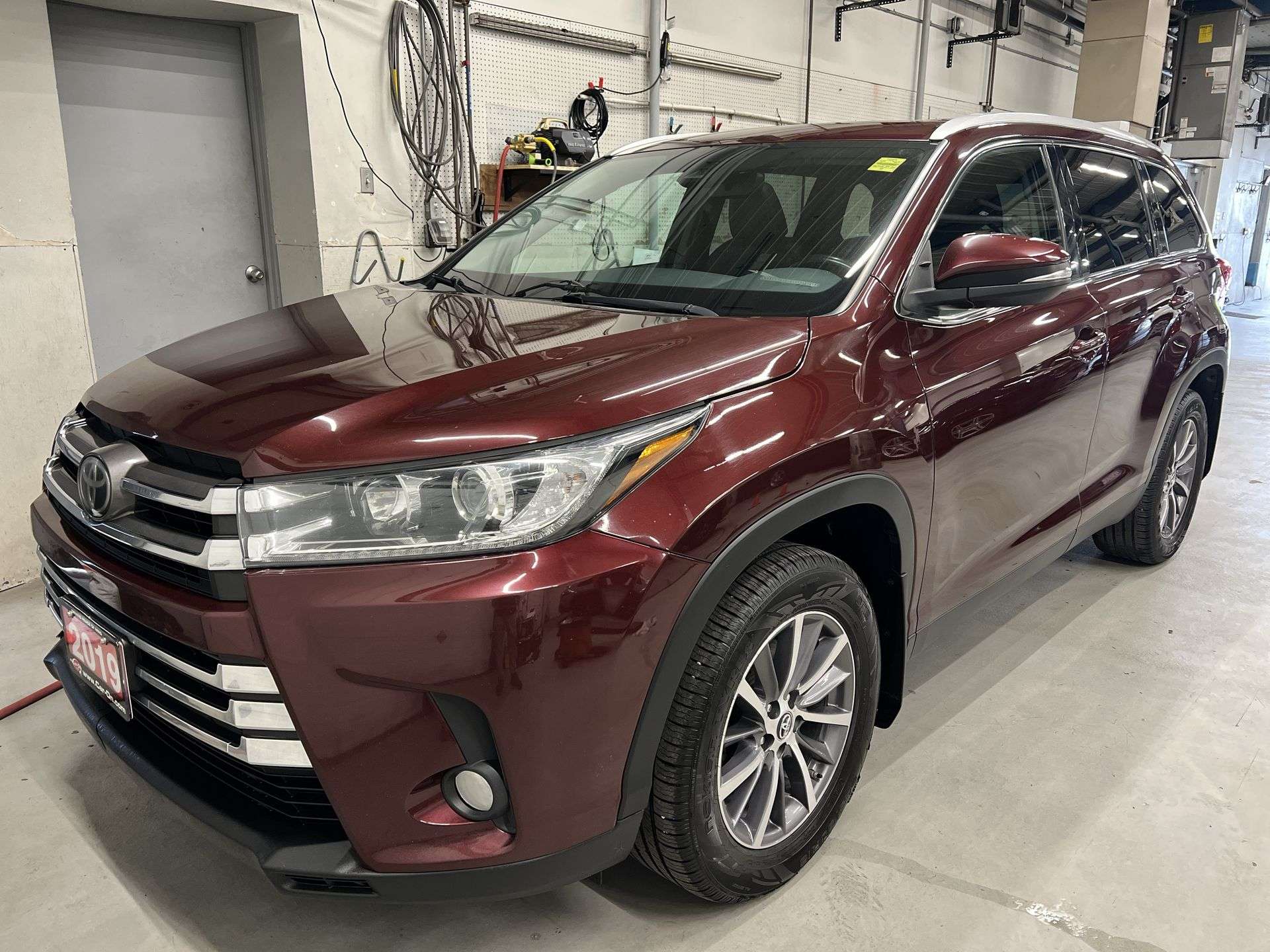 Red 2019 Toyota Highlander SUV / Crossover All-Wheel Drive Automatic
