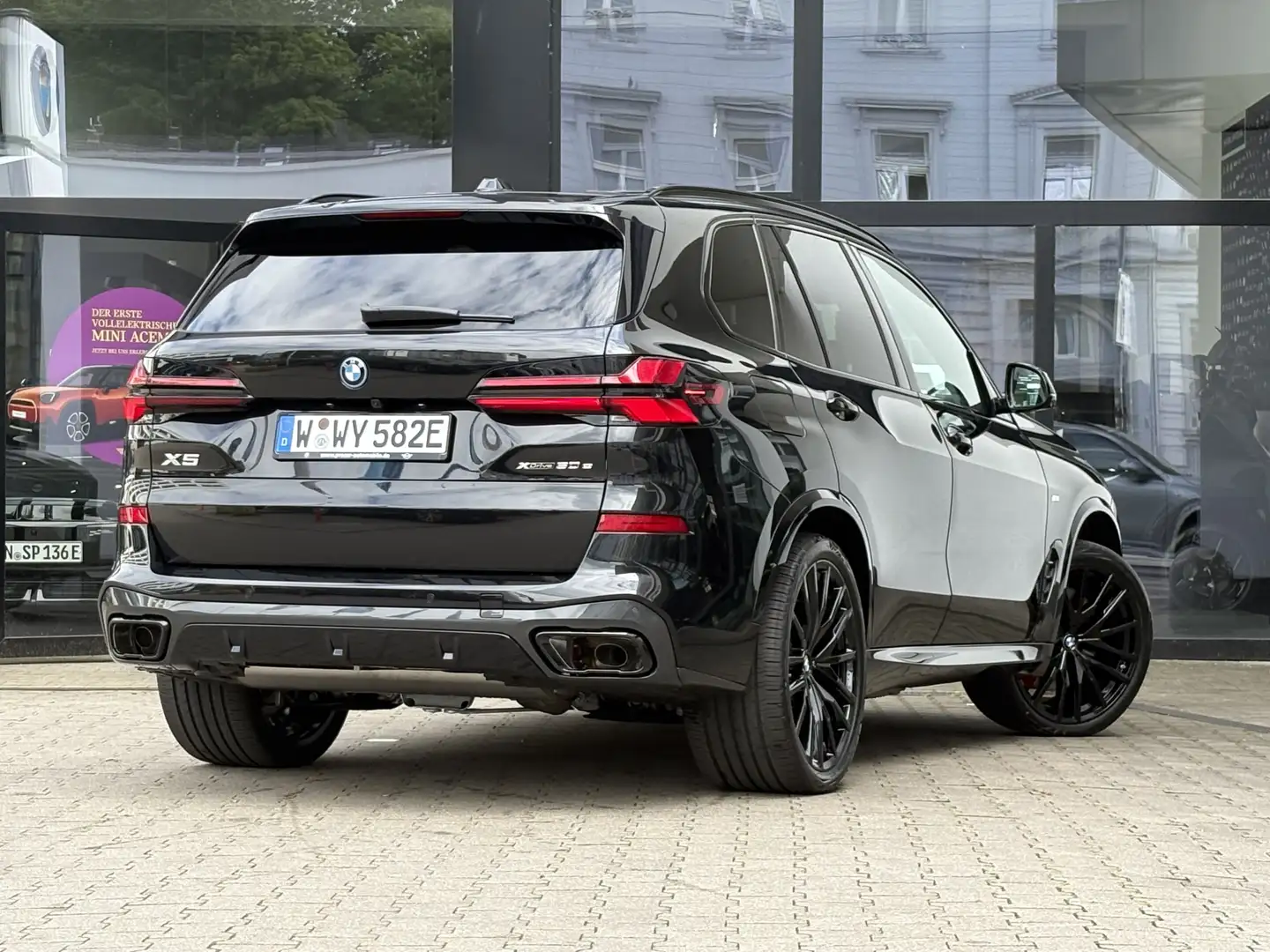 BMW X5 xDrive50e M Sport AHK PANO DA PROF PA PROF 22" Noir - 2