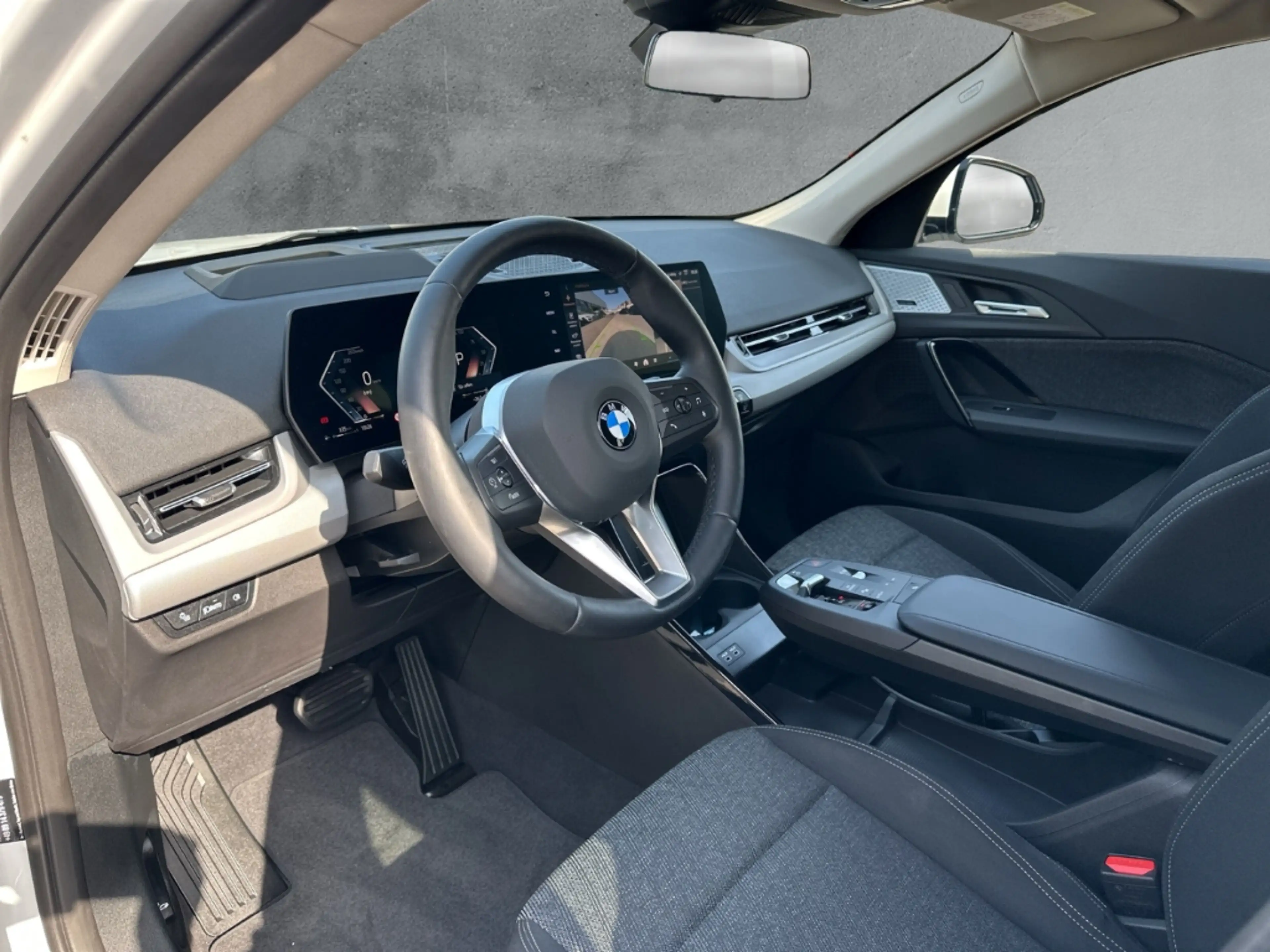 BMW X2 xDrive20d ICONIC GLOW LC PROF HUD LMR20'' 360°PARK — photo 8