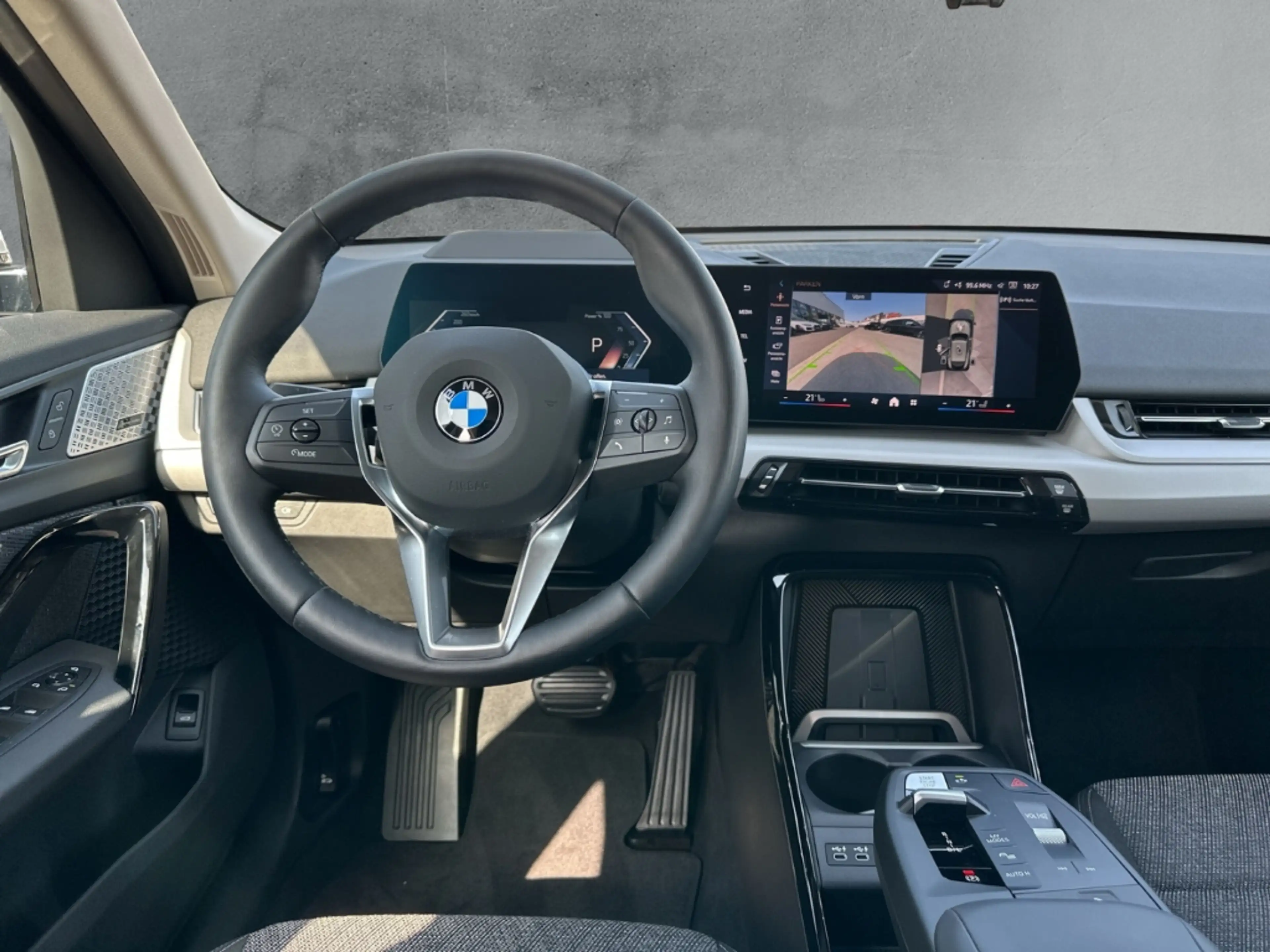 BMW X2 xDrive20d ICONIC GLOW LC PROF HUD LMR20'' 360°PARK — photo 10