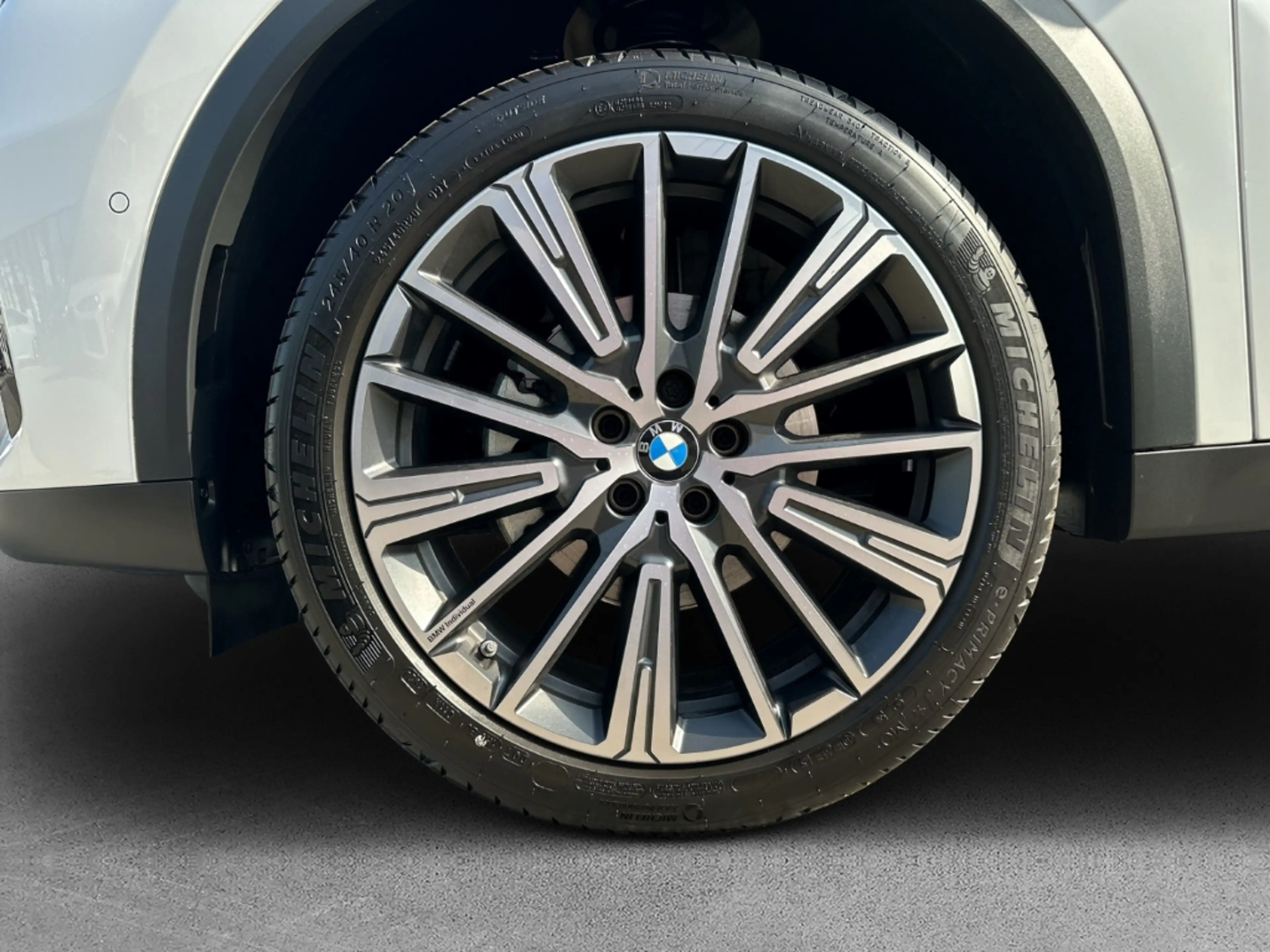 BMW X2 xDrive20d ICONIC GLOW LC PROF HUD LMR20'' 360°PARK — photo 7