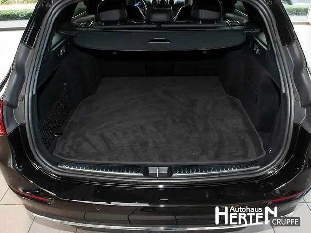 Mercedes-Benz C-Class view 15