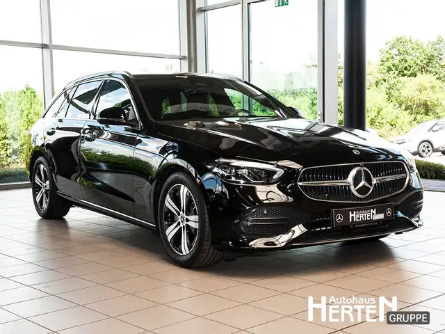 Mercedes-Benz C-Class view 3