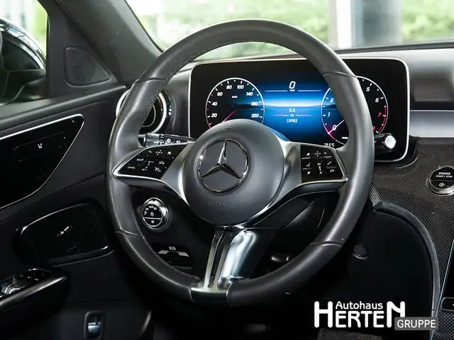 Mercedes-Benz C-Class view 7