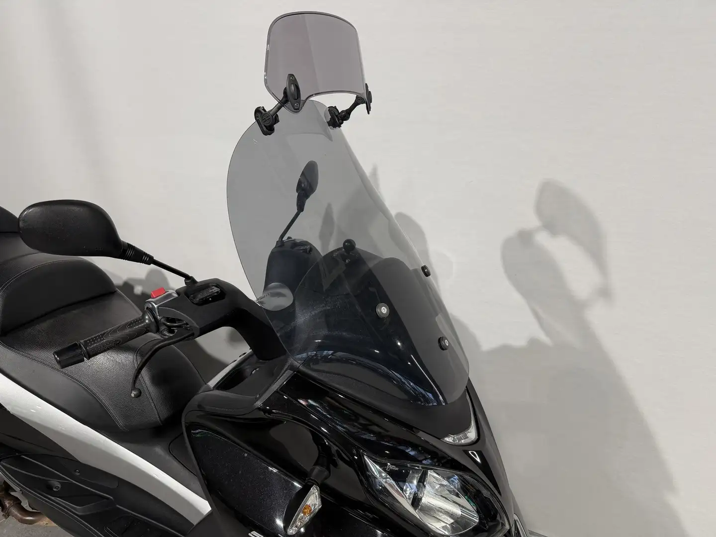 Piaggio MP3 500 LT ABS Zwart - 2