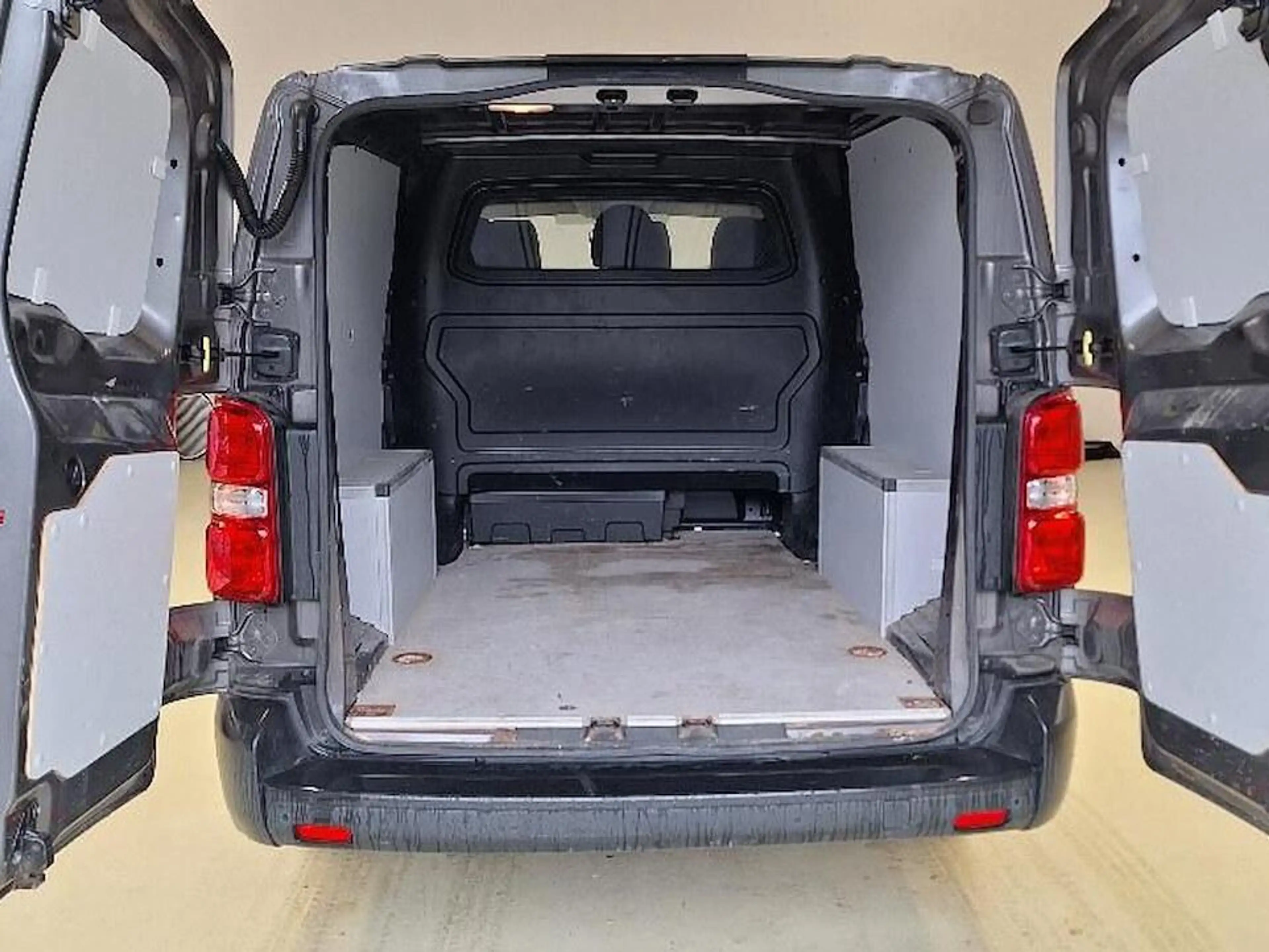 Peugeot Expert 2.0 BlueHDI 145 AUTOMAAT DUBBEL CABINE DC — photo 3