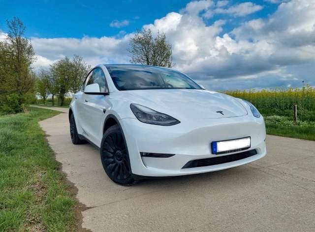 Tesla Model Y Long Range Dual Motor AWD AHK Extras